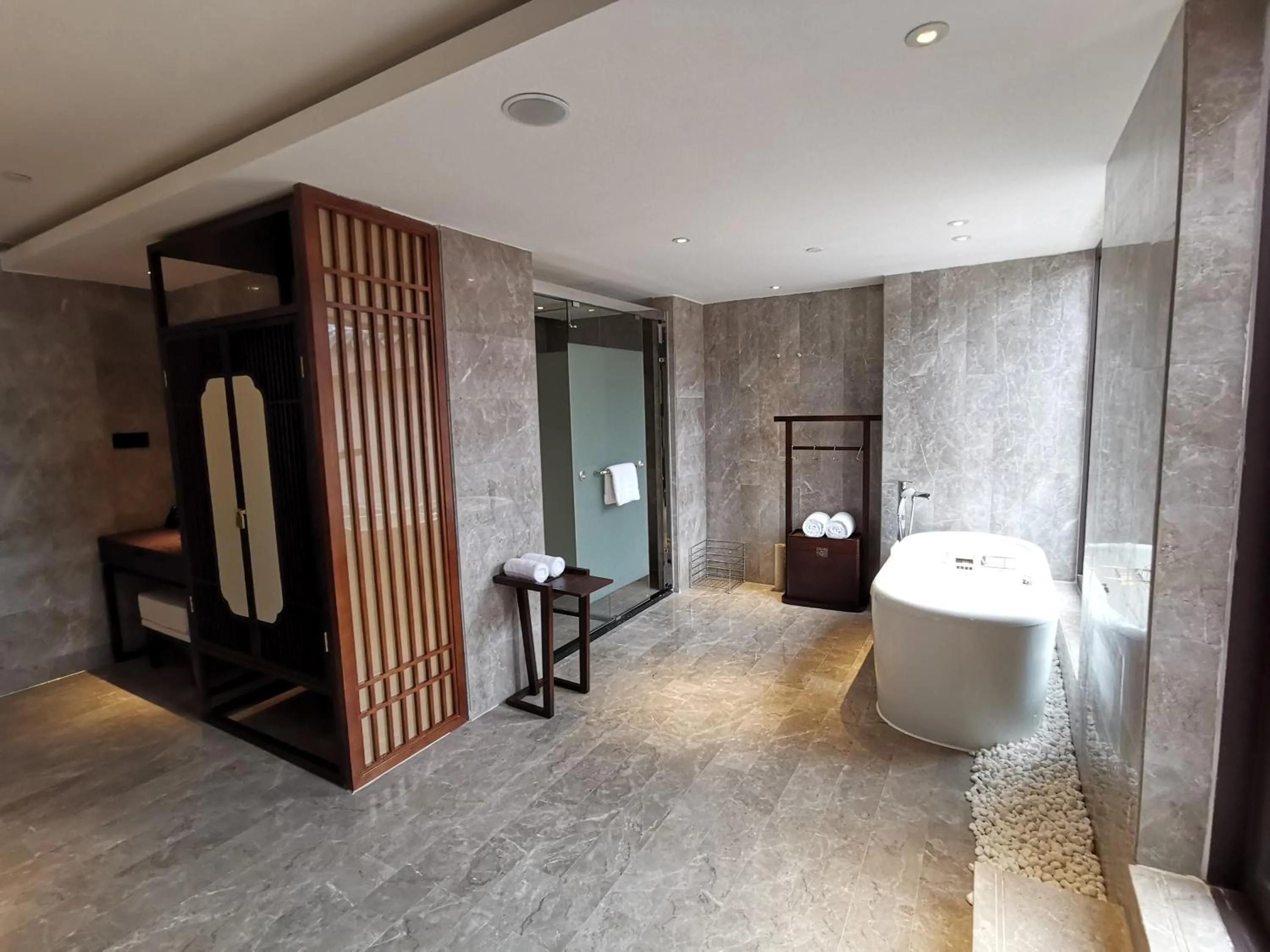 Bathroom in Wyndham Guilin Pingle
