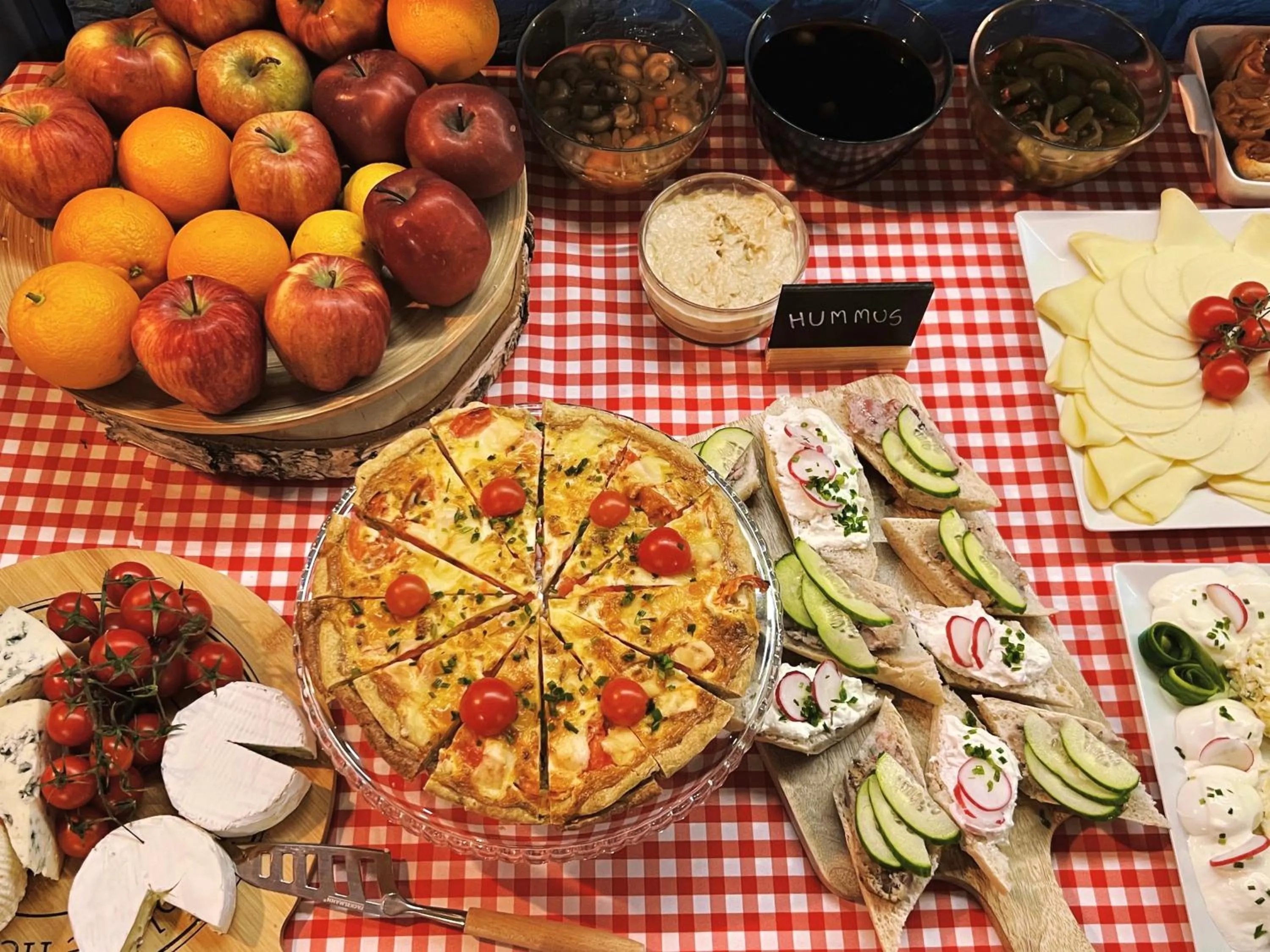 Restaurant/places to eat in Joyinn Aparthotel