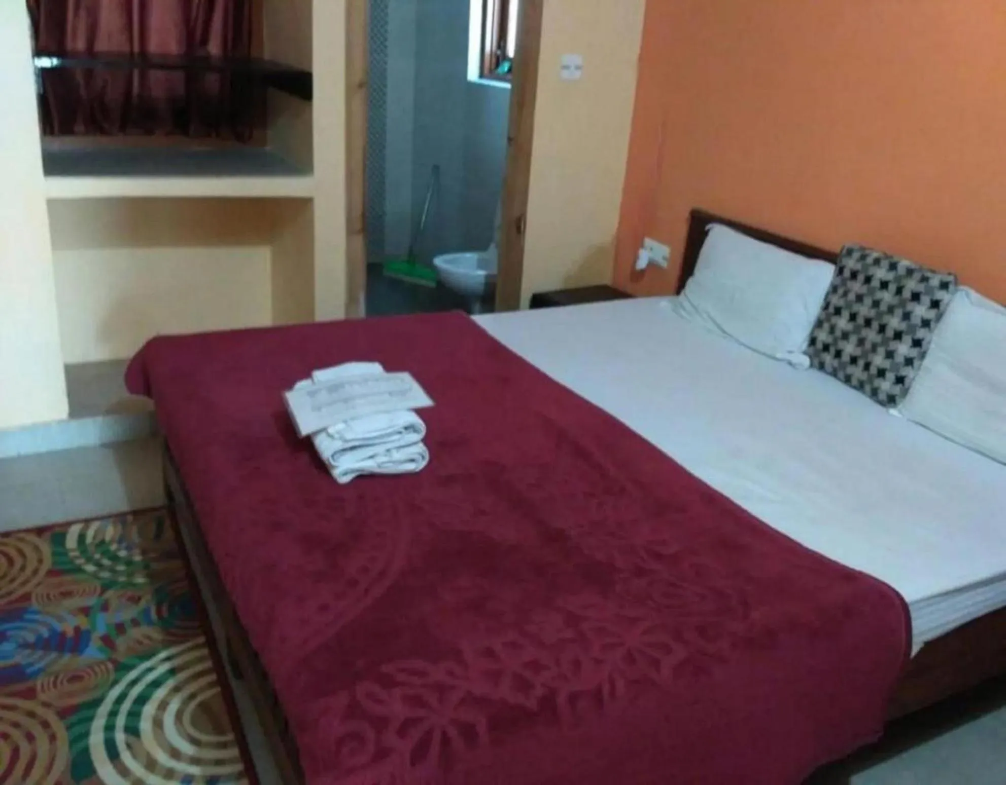 towels, Bed in StayApart I The Maple Residences - Lake Front