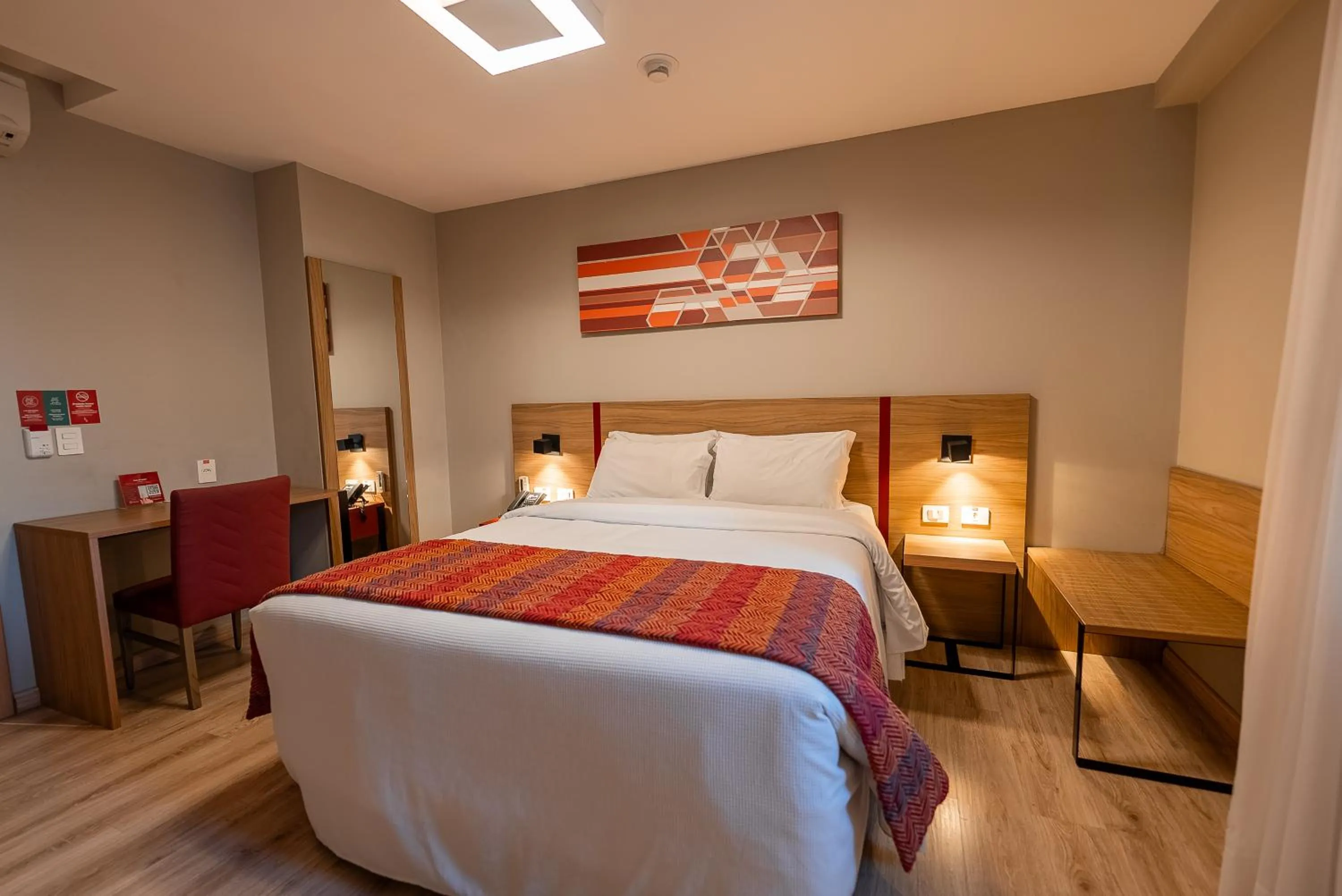 Bedroom, Bed in Hotel Laghetto Stilo Higienópolis