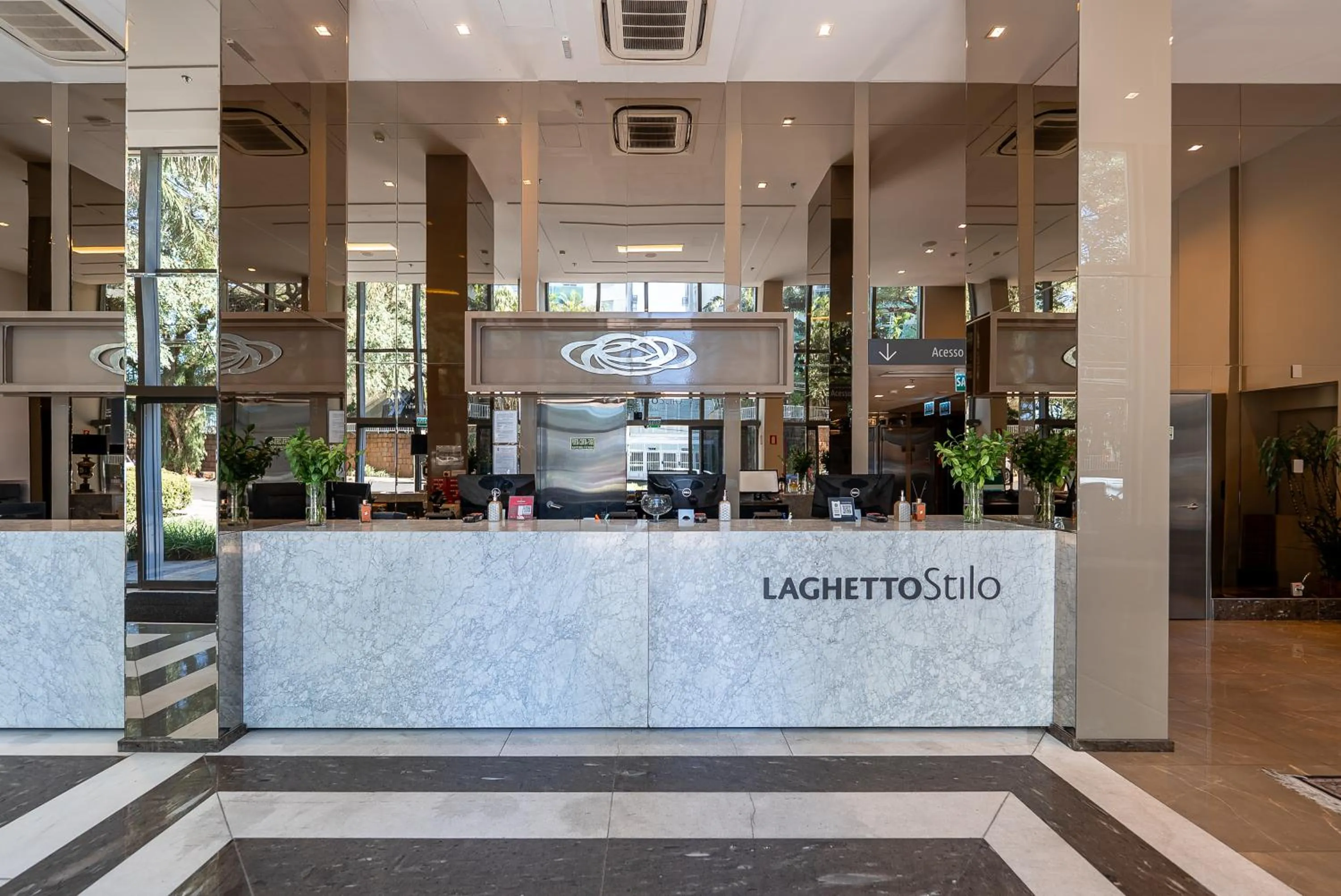 Lobby or reception in Hotel Laghetto Stilo Higienópolis