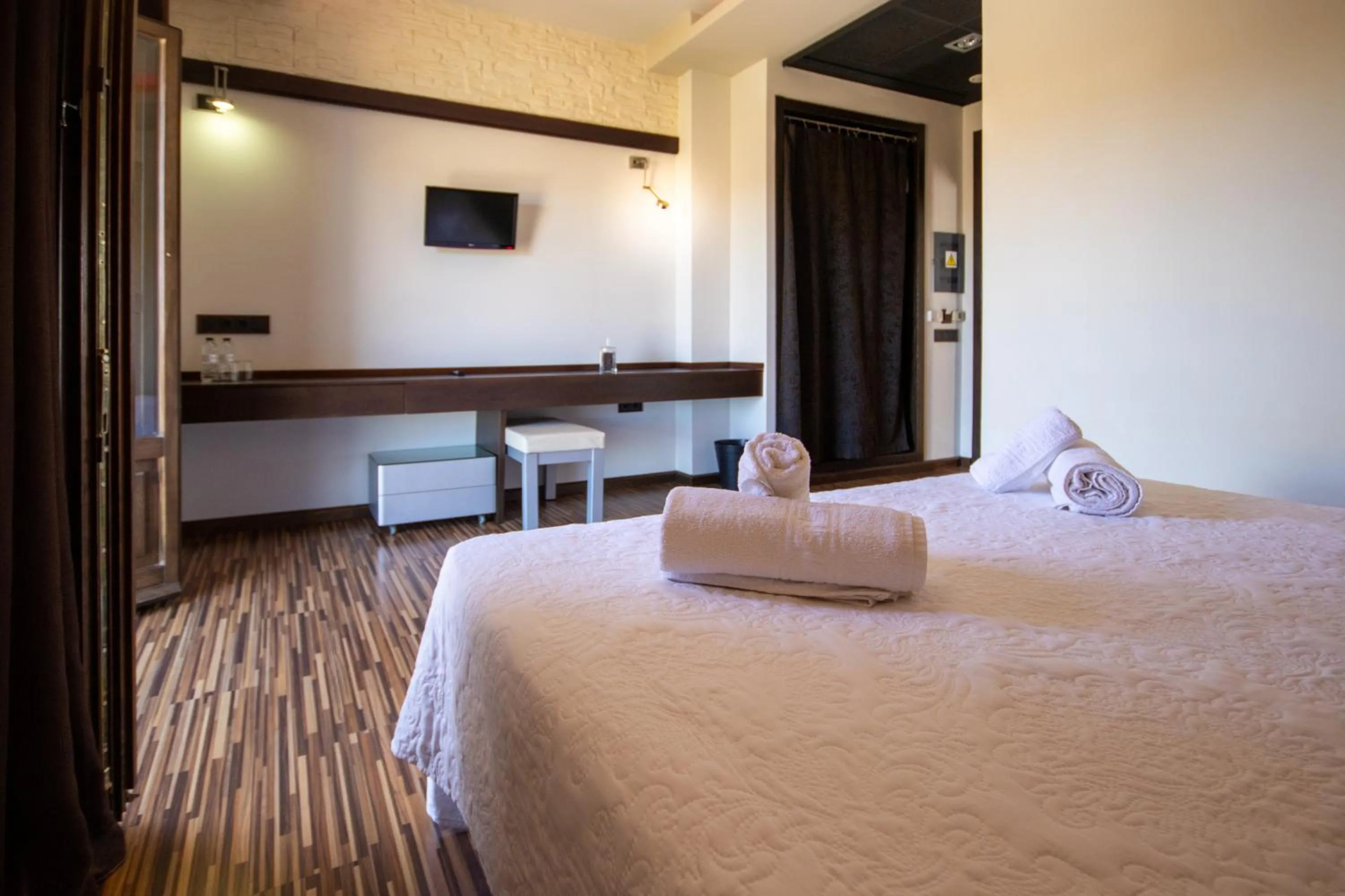 TV and multimedia, Bed in Hotel Villa De Setenil