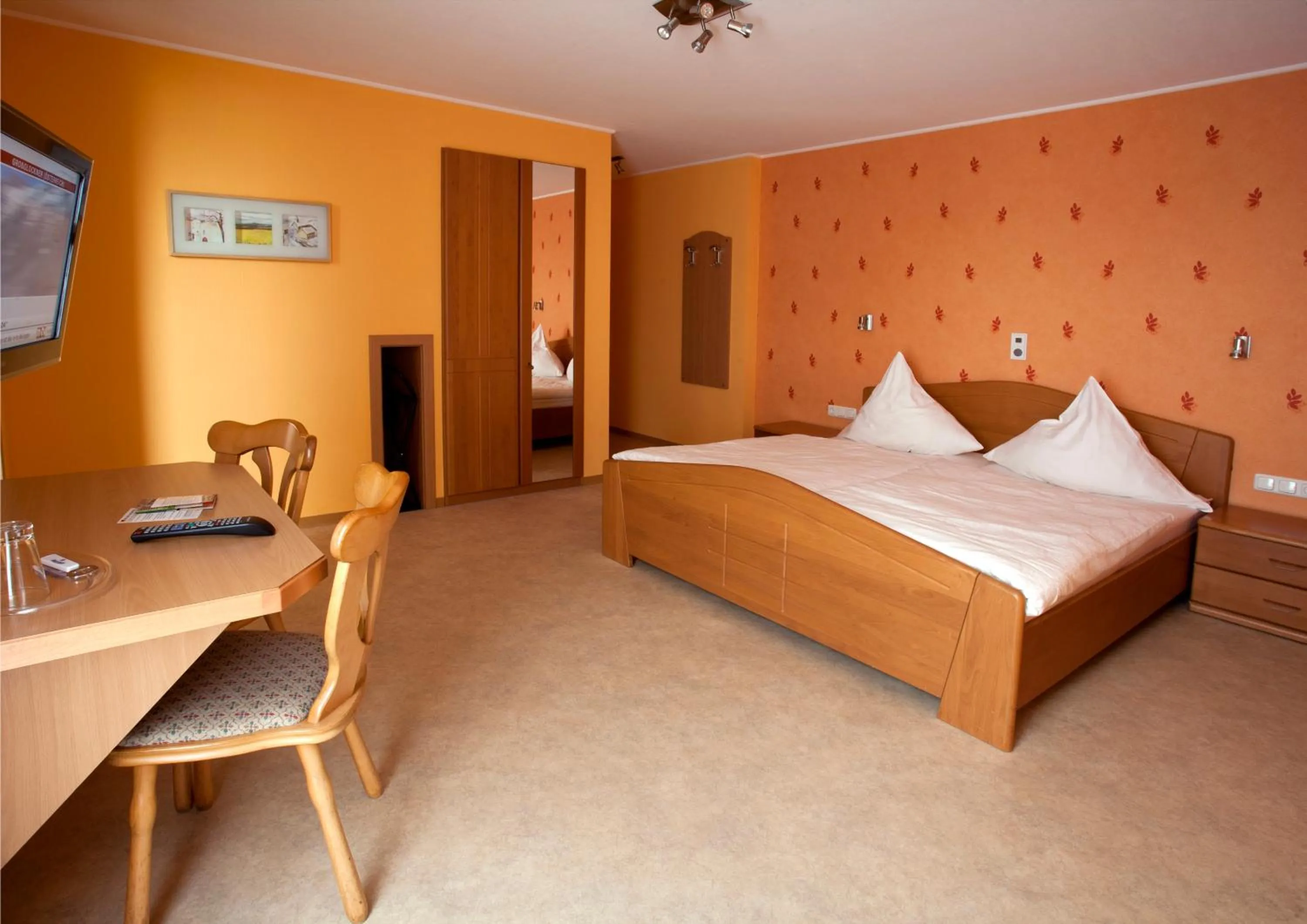 Photo of the whole room in Haus Hubertus