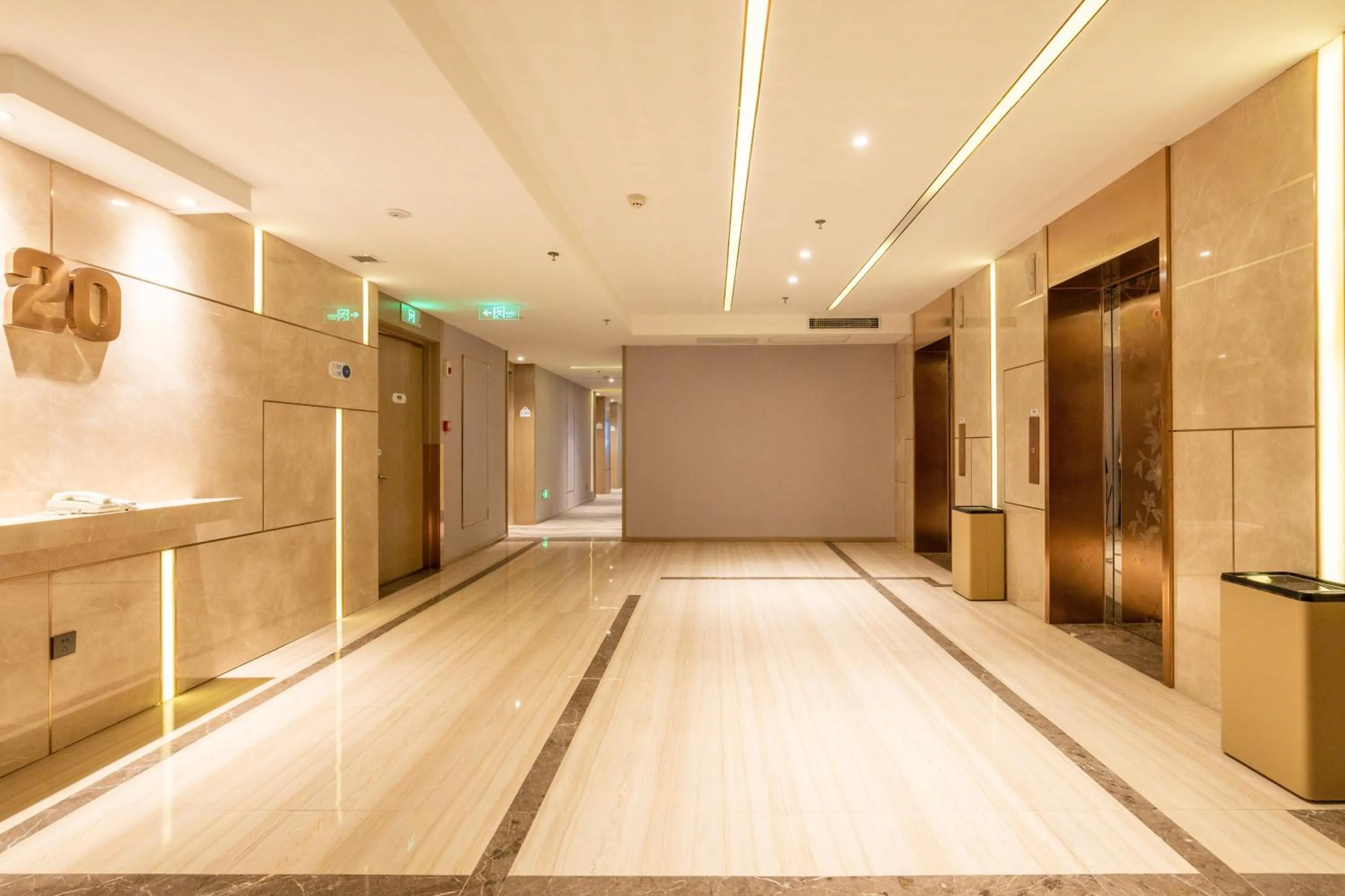 Lobby or reception in Holiday Inn Express Anshan Downtown by IHG