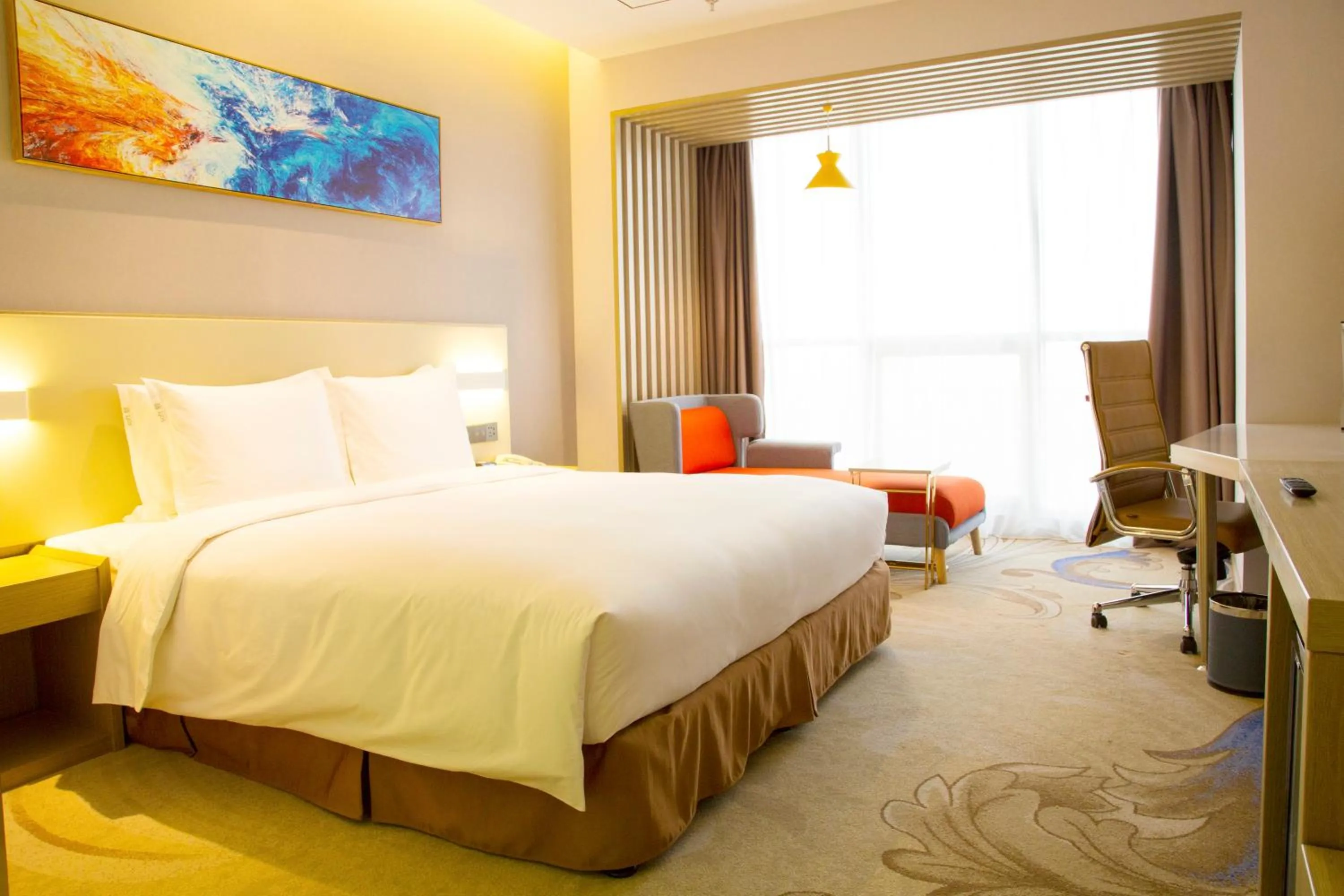 Photo of the whole room, Bed in Holiday Inn Express Anshan Downtown by IHG