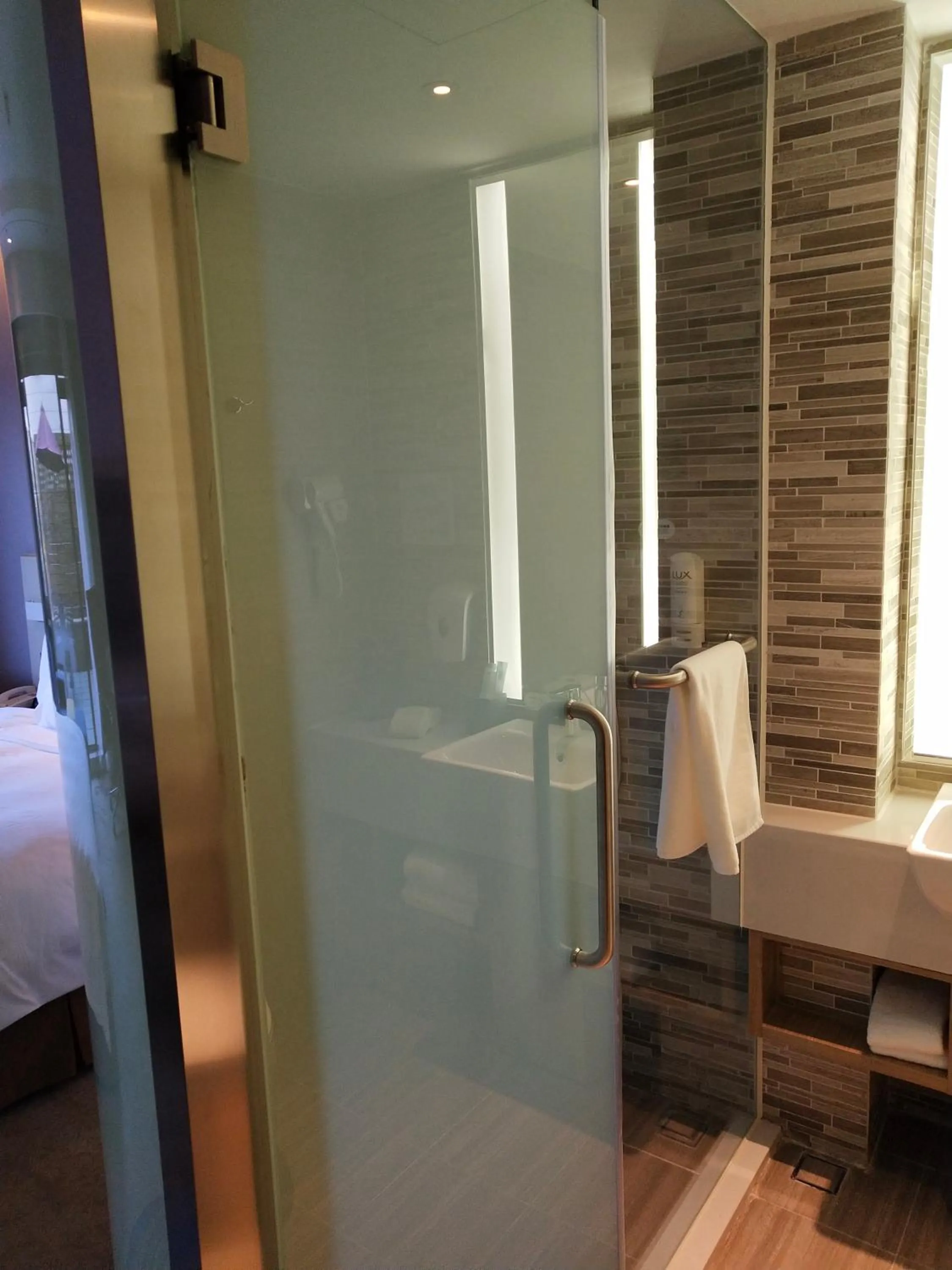 Bathroom in Holiday Inn Express Anshan Downtown by IHG