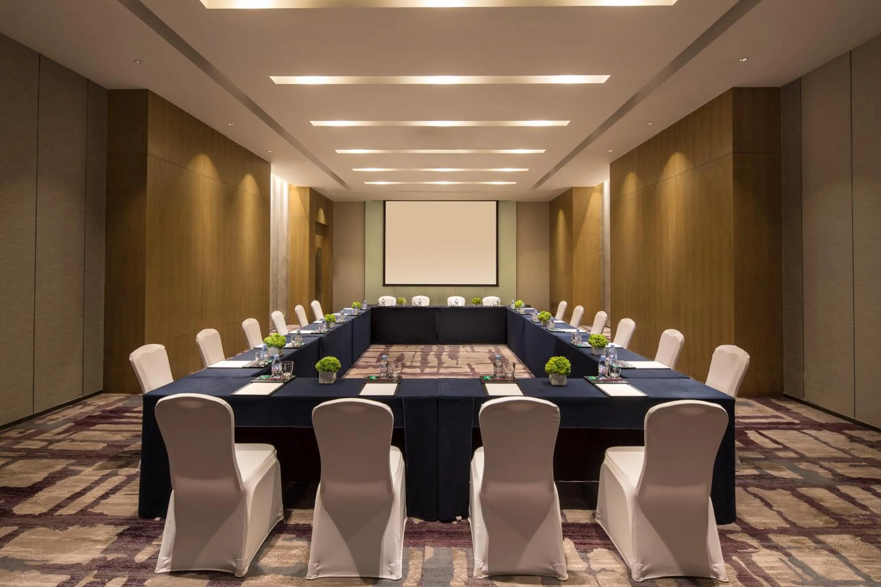 Meeting/conference room in Crowne Plaza QingdaoOriental Movie Metropolis by IHG