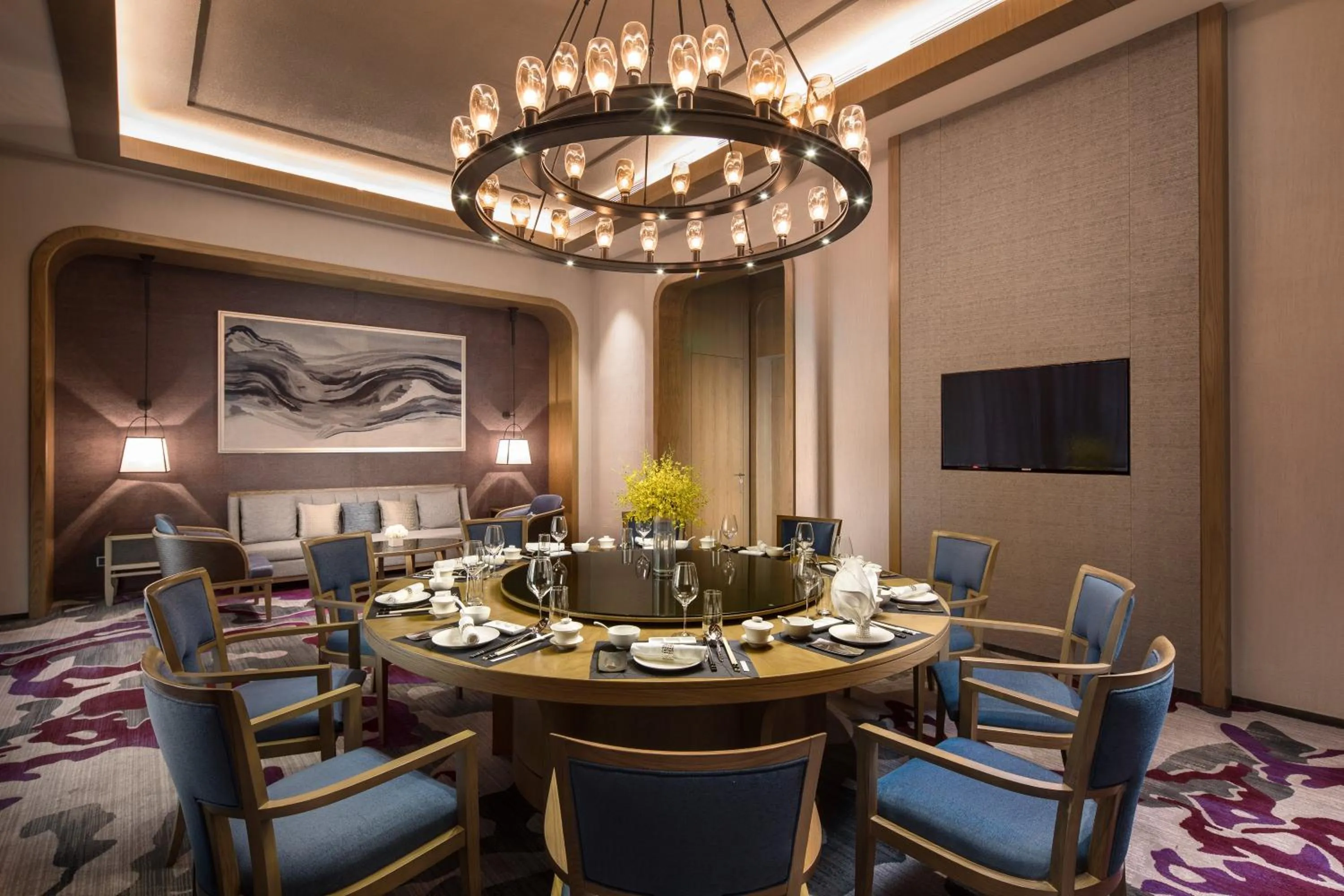 Restaurant/places to eat in Crowne Plaza QingdaoOriental Movie Metropolis by IHG