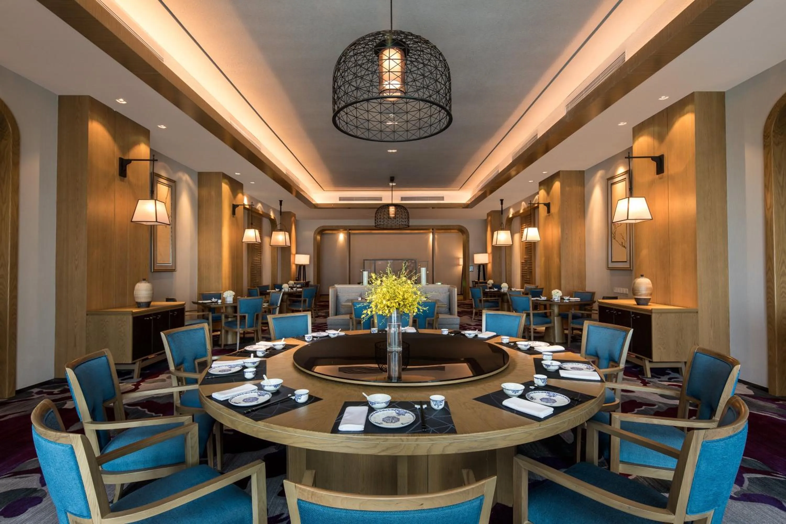 Restaurant/places to eat in Crowne Plaza QingdaoOriental Movie Metropolis by IHG