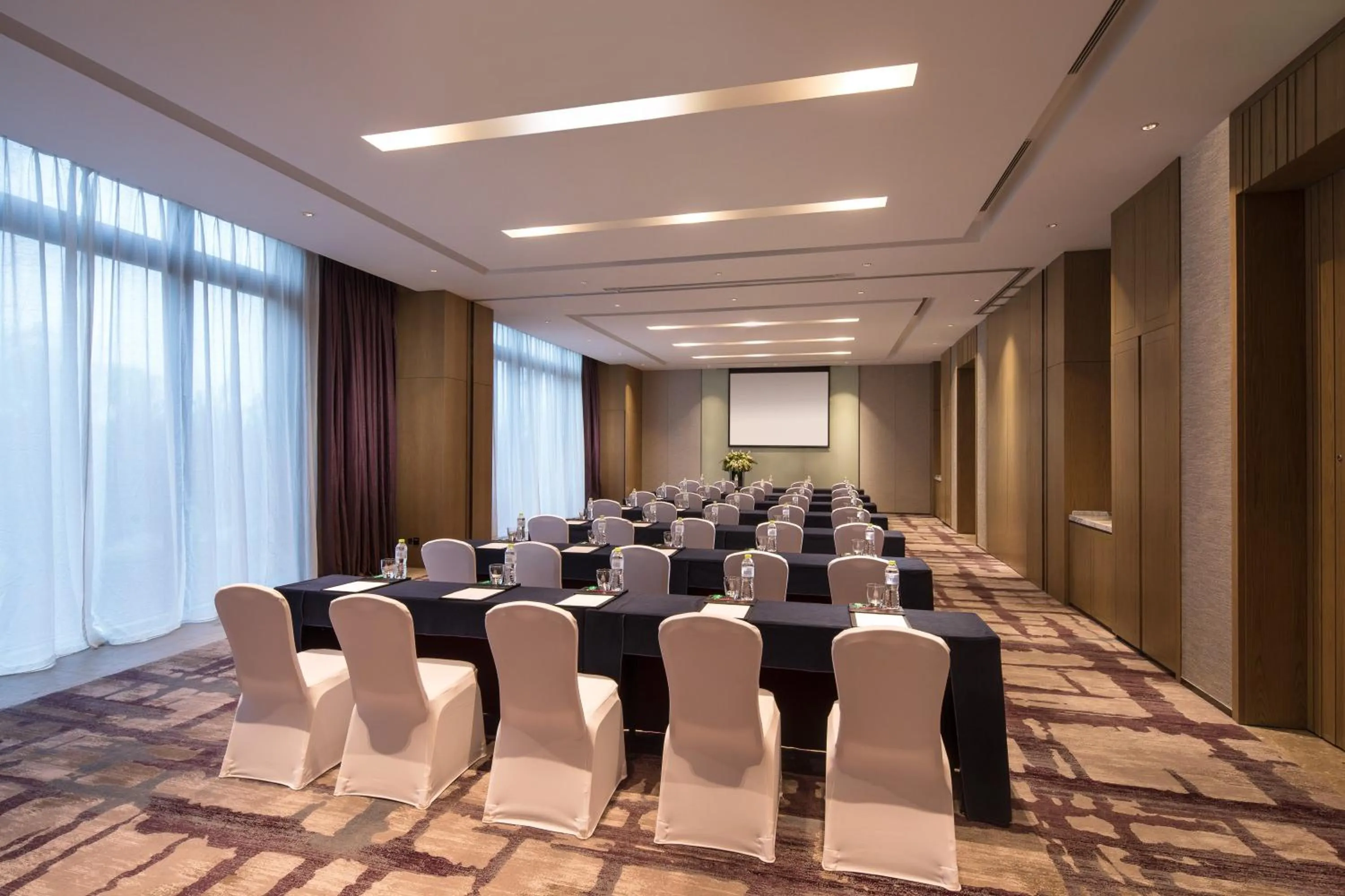Meeting/conference room in Crowne Plaza QingdaoOriental Movie Metropolis by IHG