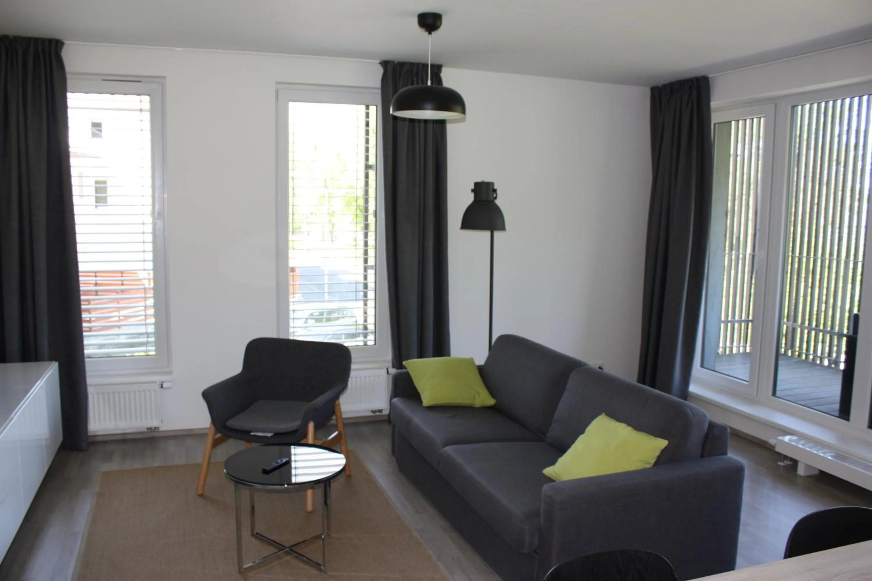 Living room in Lakepark Residence
