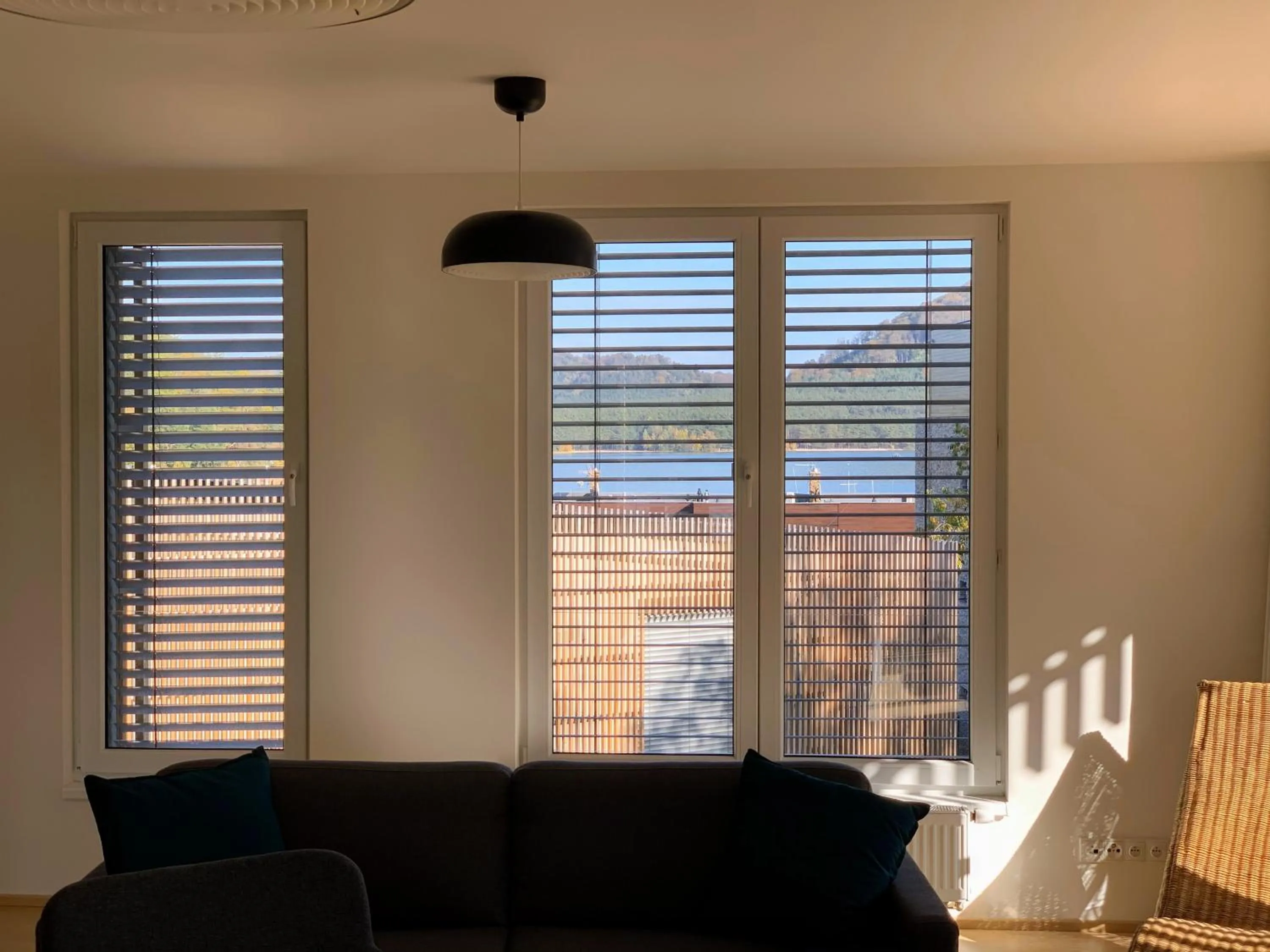 Living room in Lakepark Residence