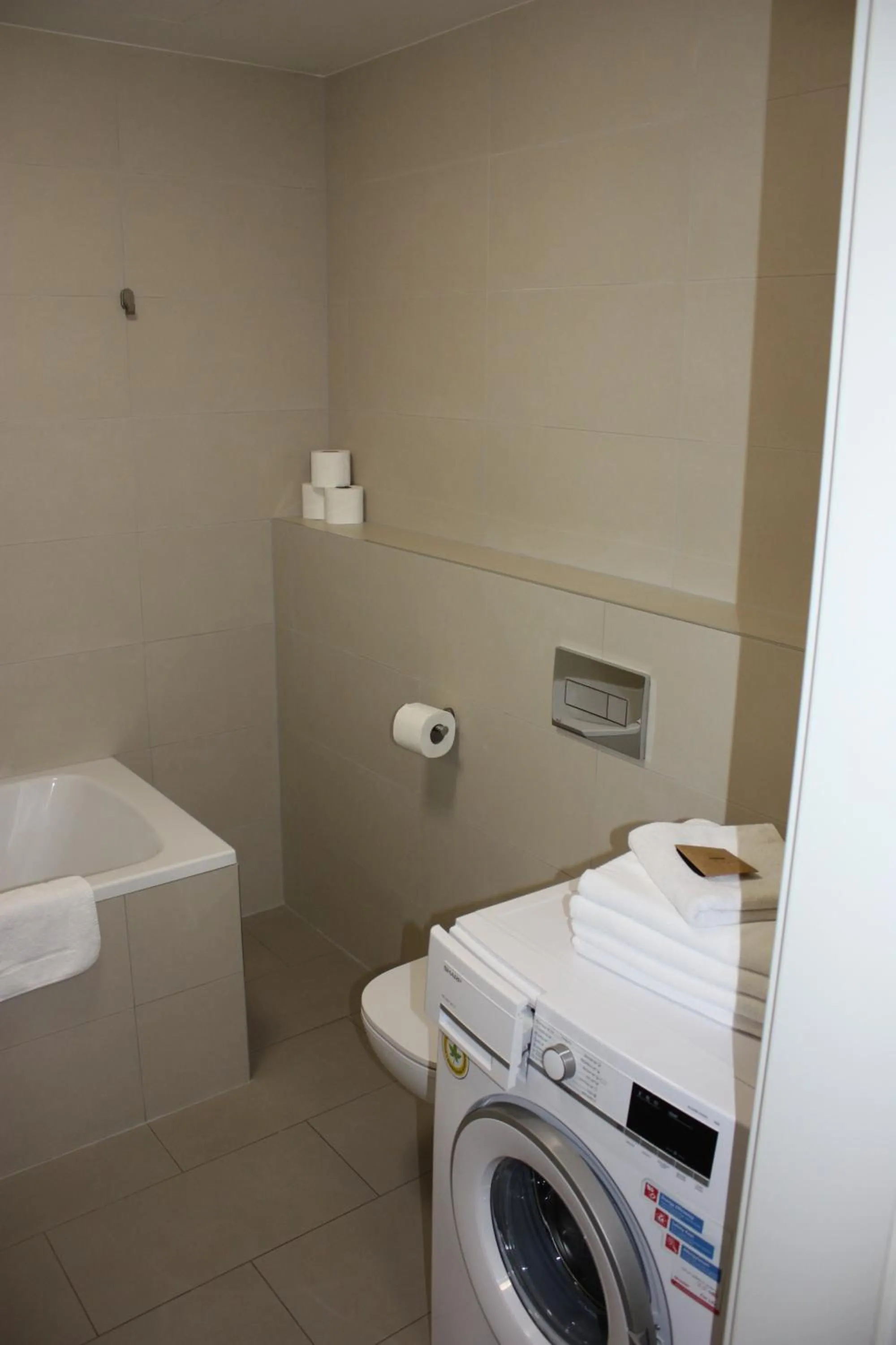 Bathroom in Lakepark Residence