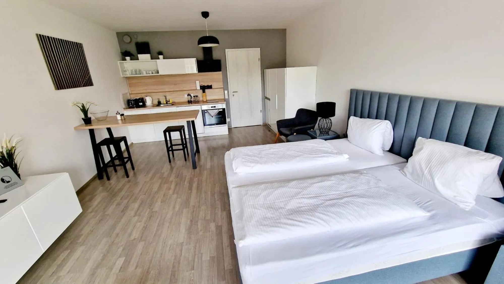 Bed in Lakepark Residence