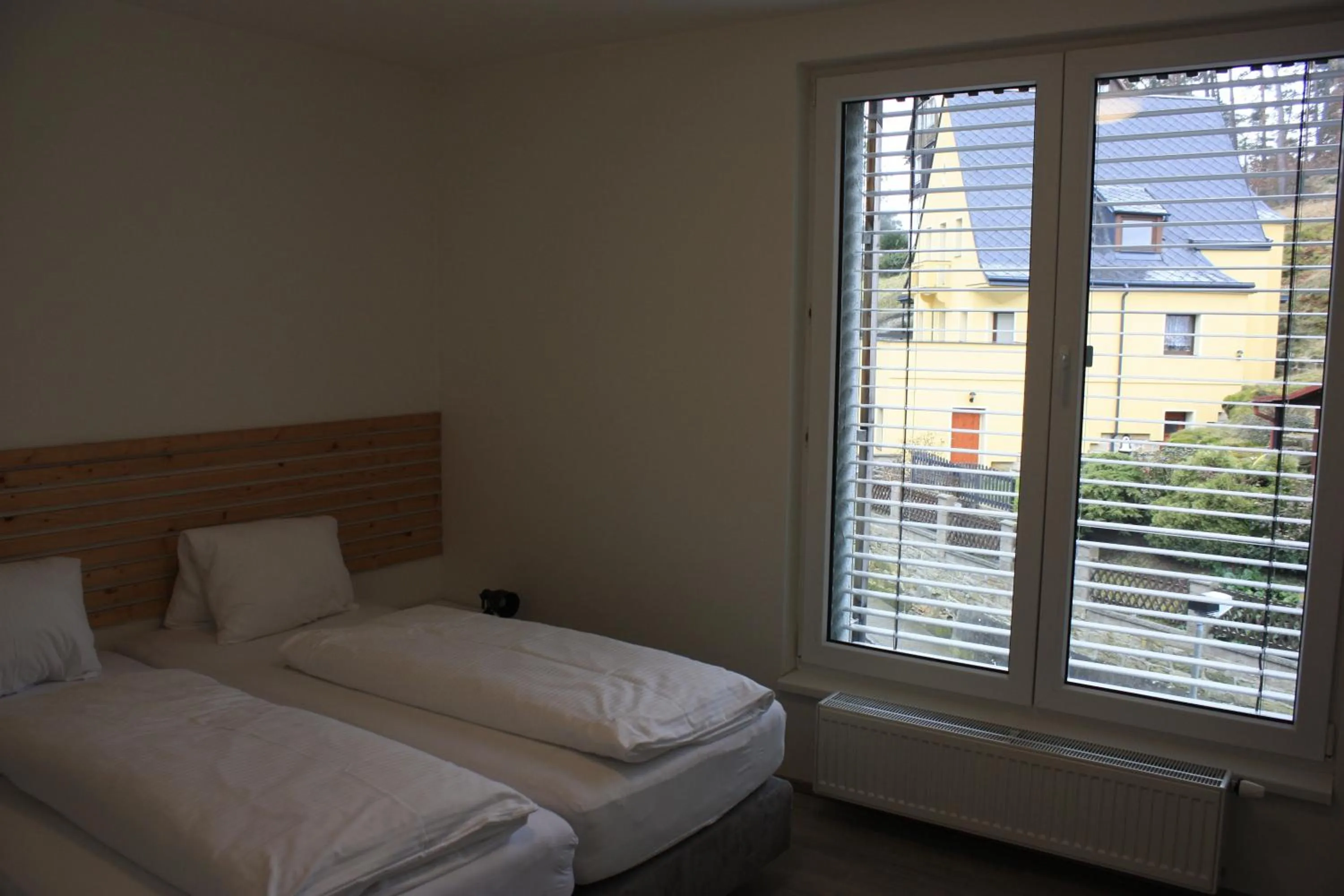 Bed in Lakepark Residence