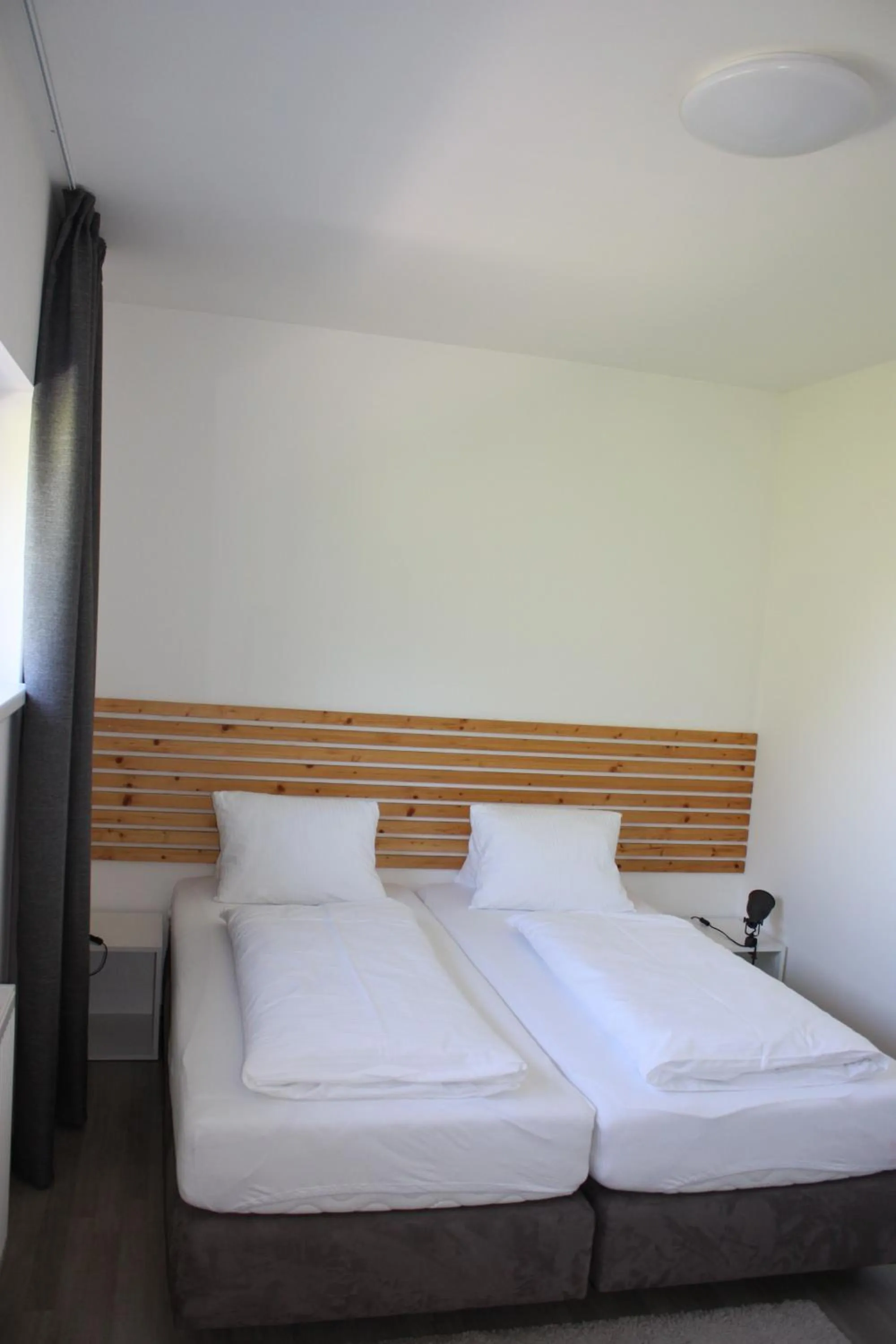 Bed in Lakepark Residence