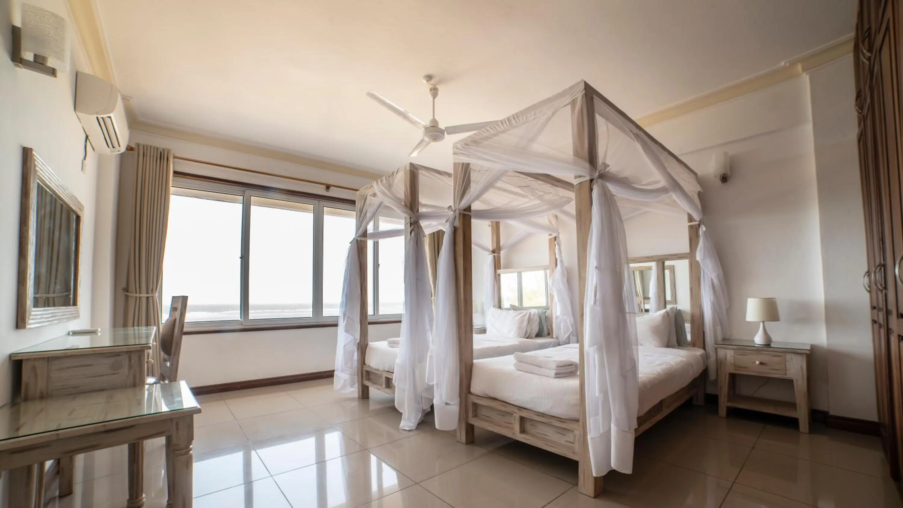 View (from property/room), Bed in Jumeirah Beachfront