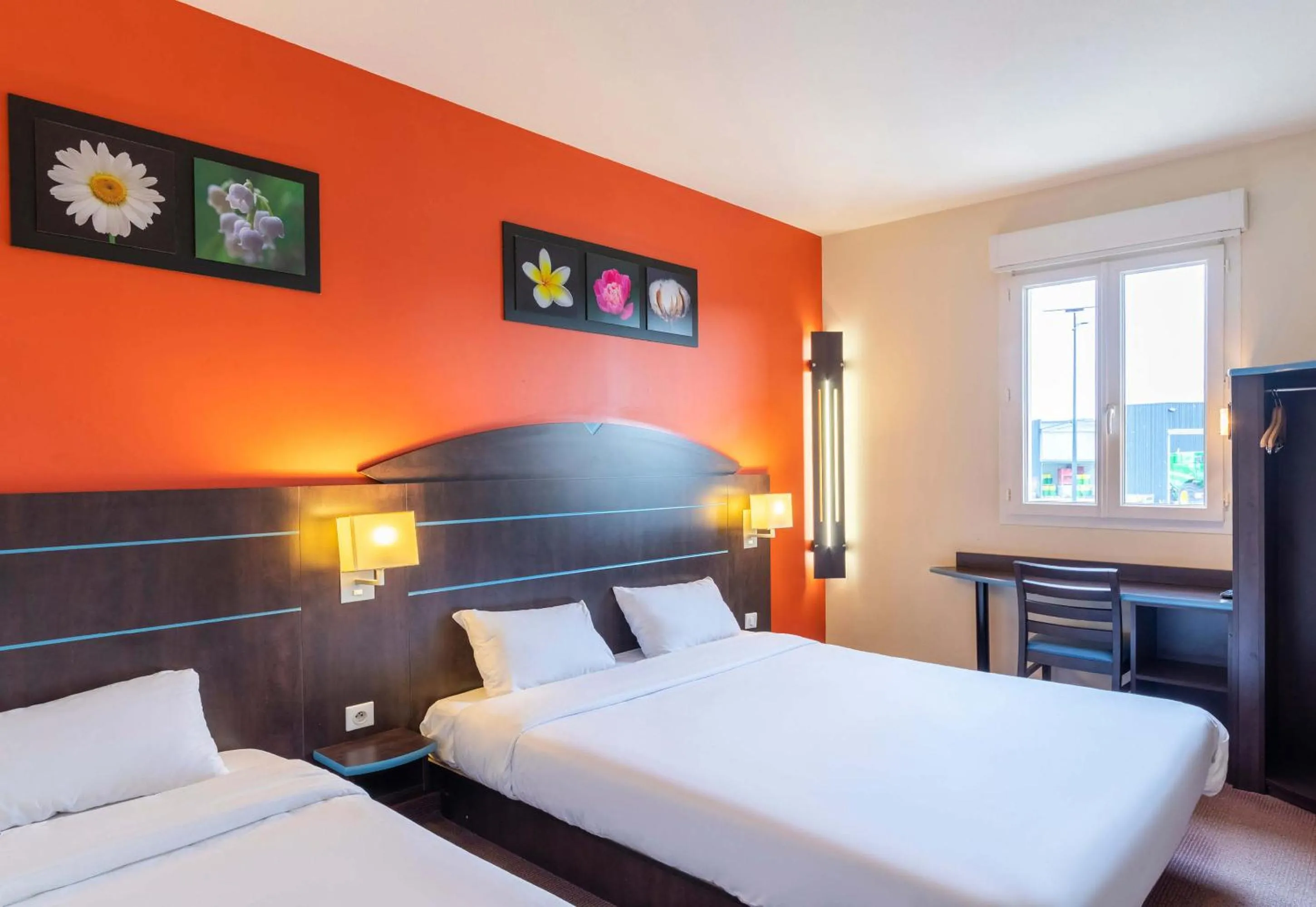 Property building, Bed in B&B HOTEL Agen Castelculier
