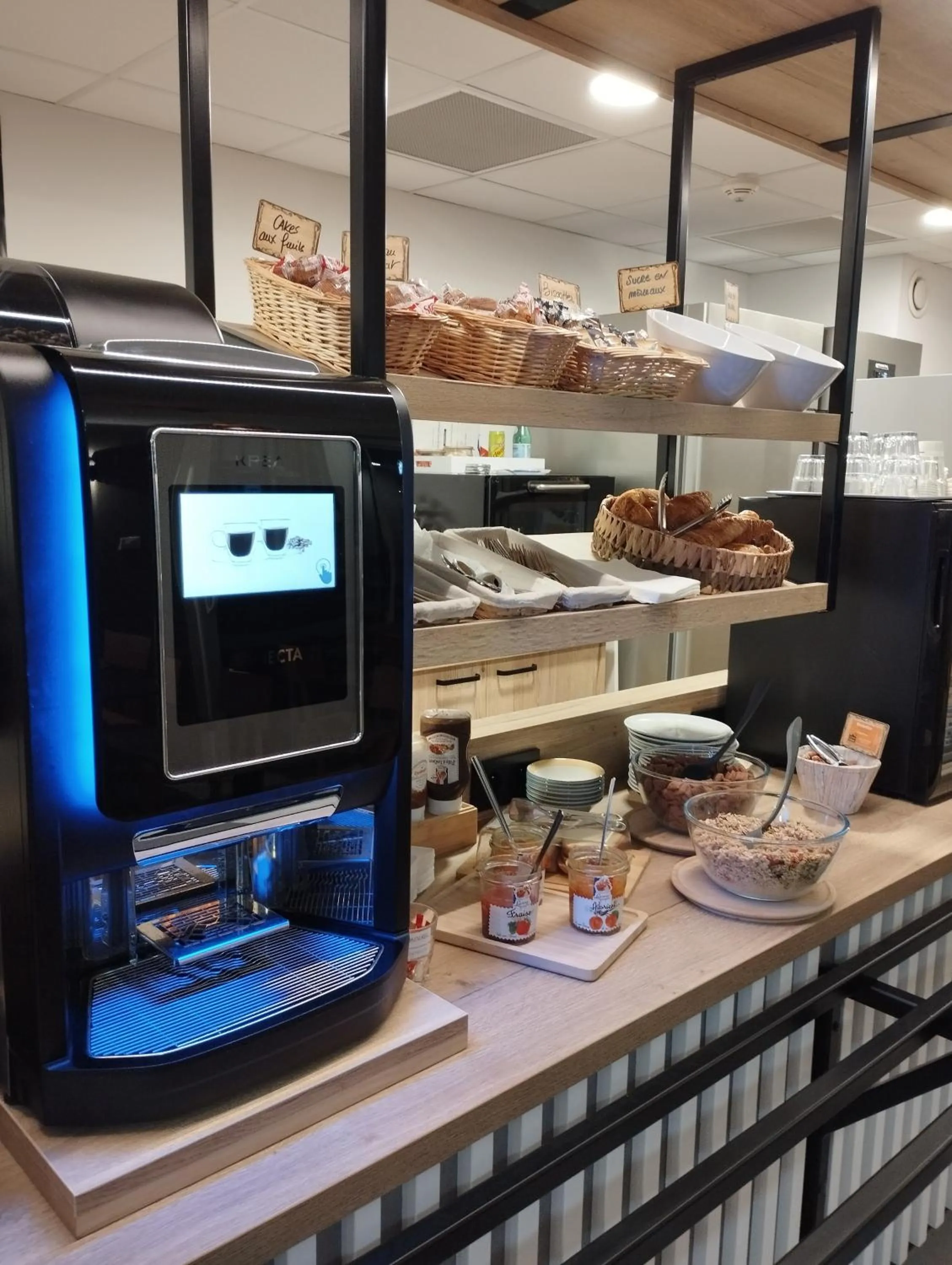 Breakfast in B&B HOTEL Agen Castelculier