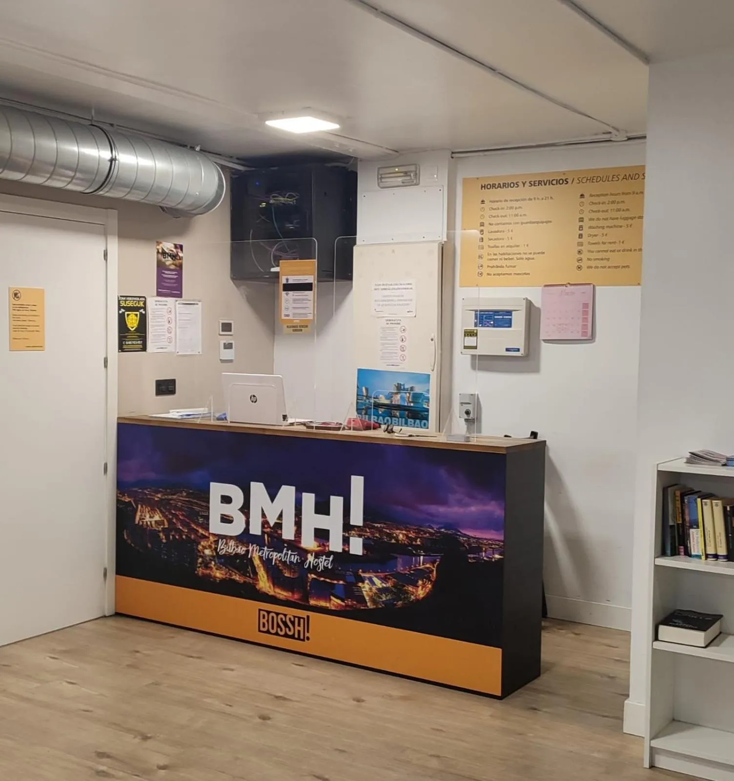 Lobby or reception in Bilbao Metropolitan Hostel by Bossh! Hotels