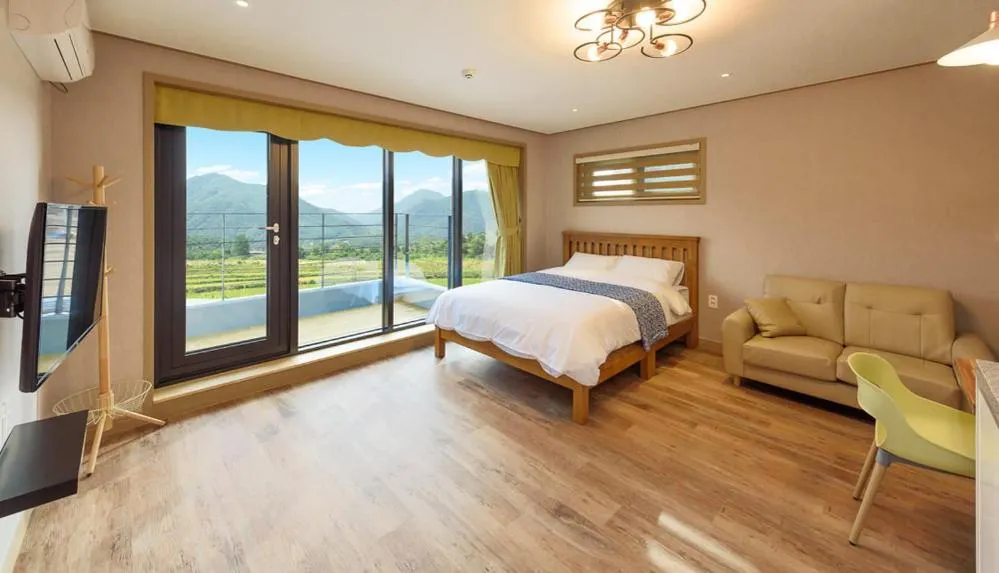 Bed in Gyeongpoen Pension