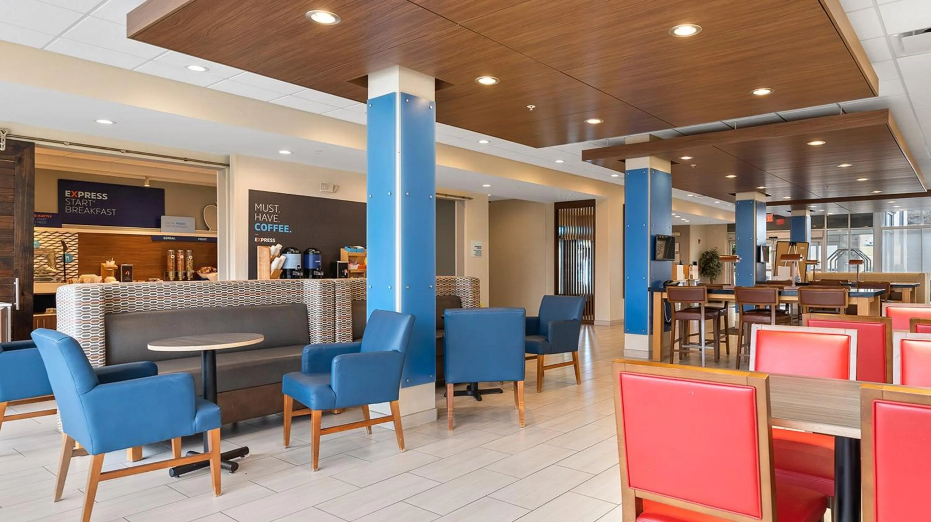 Breakfast in Holiday Inn Express & Suites Macon North by IHG