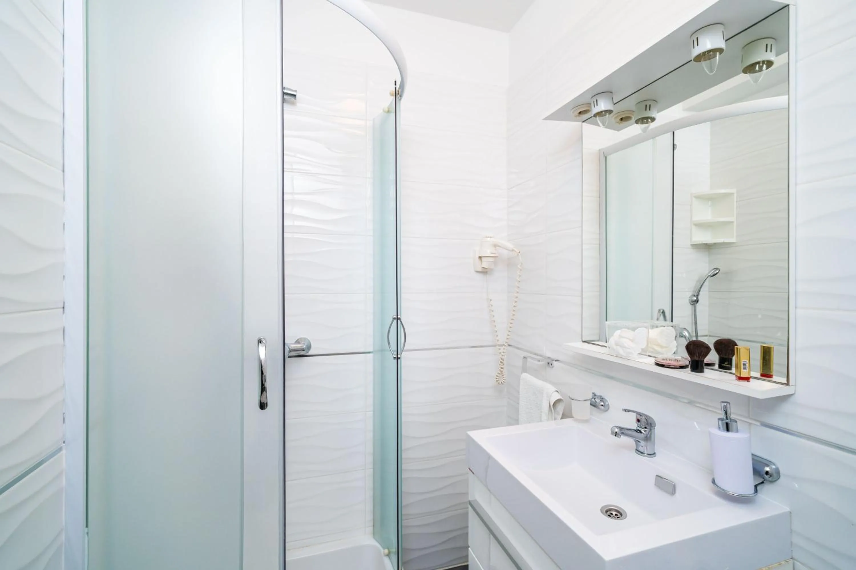 Bathroom in Jele Rooms