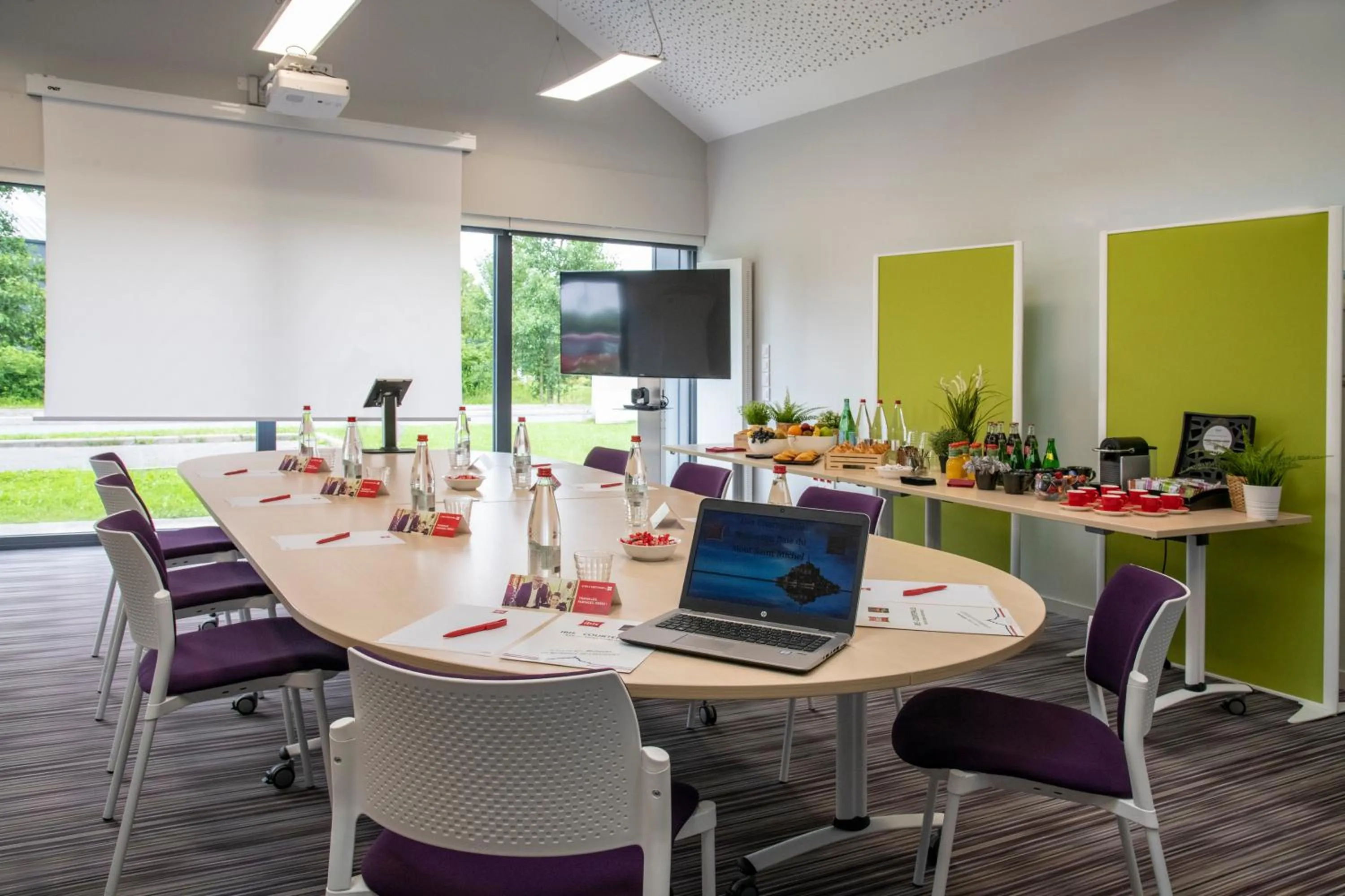 Meeting/conference room in ibis Pontorson Baie Du Mont Saint Michel