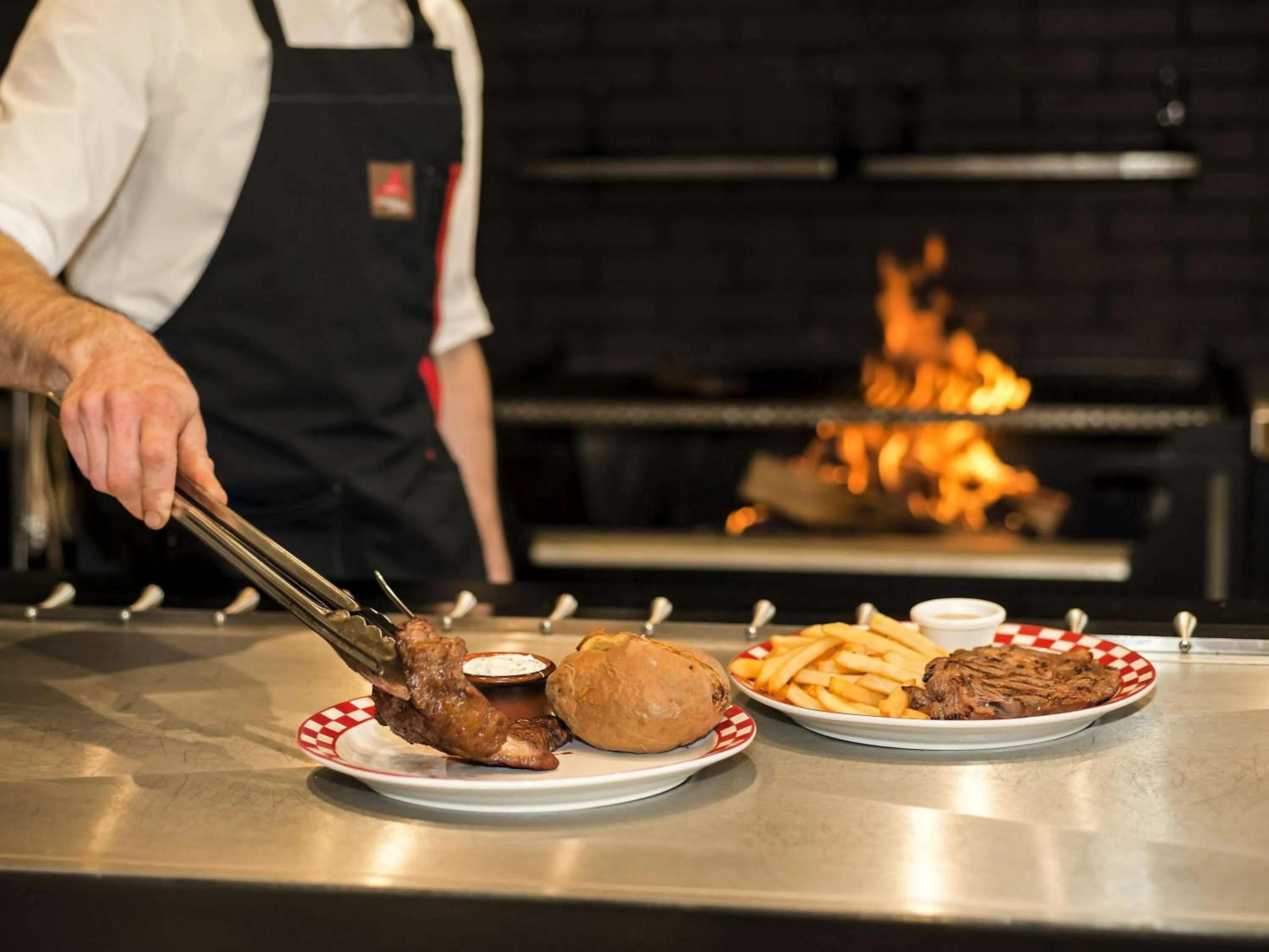 Restaurant/places to eat in ibis Pontorson Baie Du Mont Saint Michel