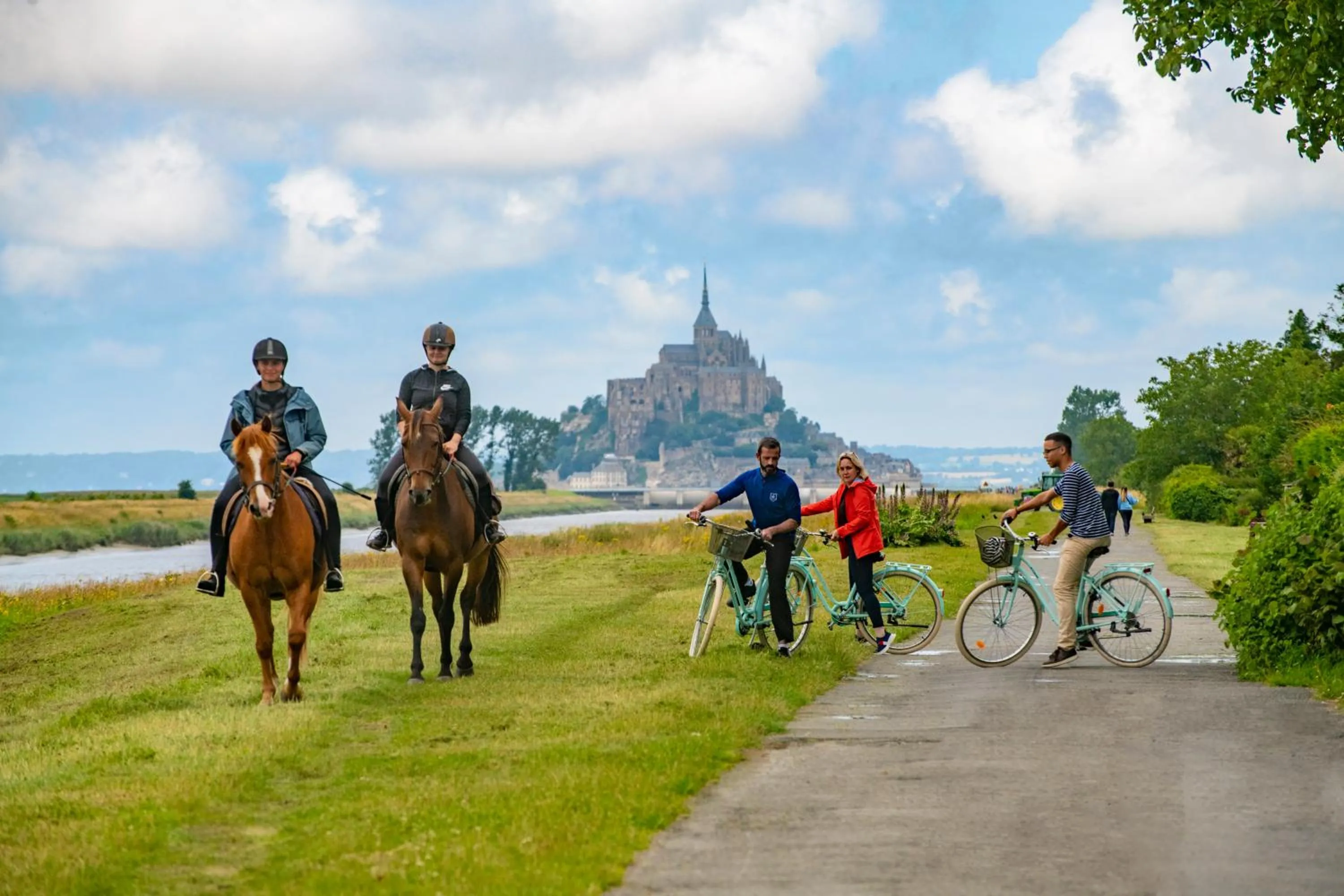 Cycling in ibis Pontorson Baie Du Mont Saint Michel