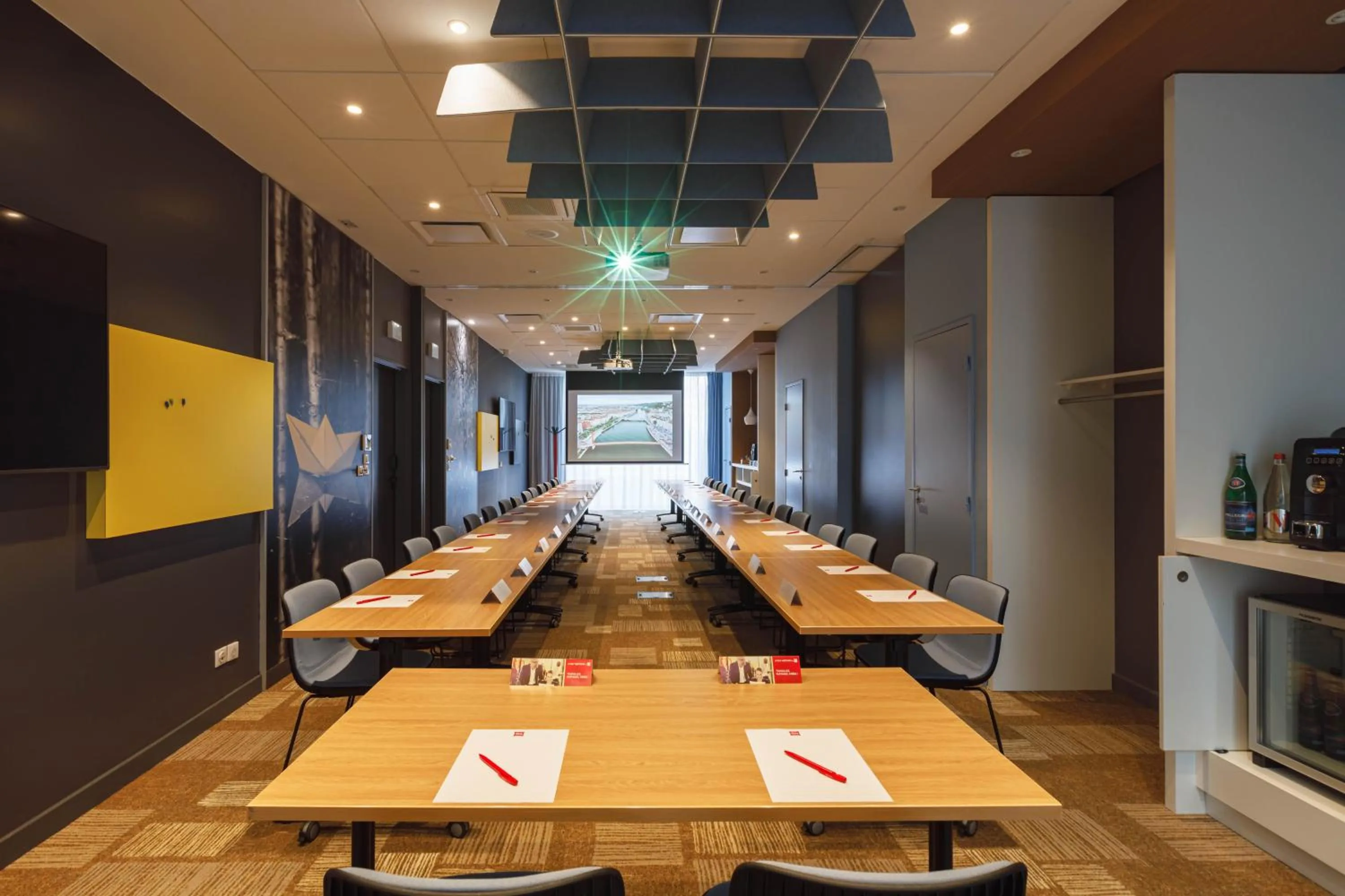 Meeting/conference room in ibis Lyon Carre De Soie
