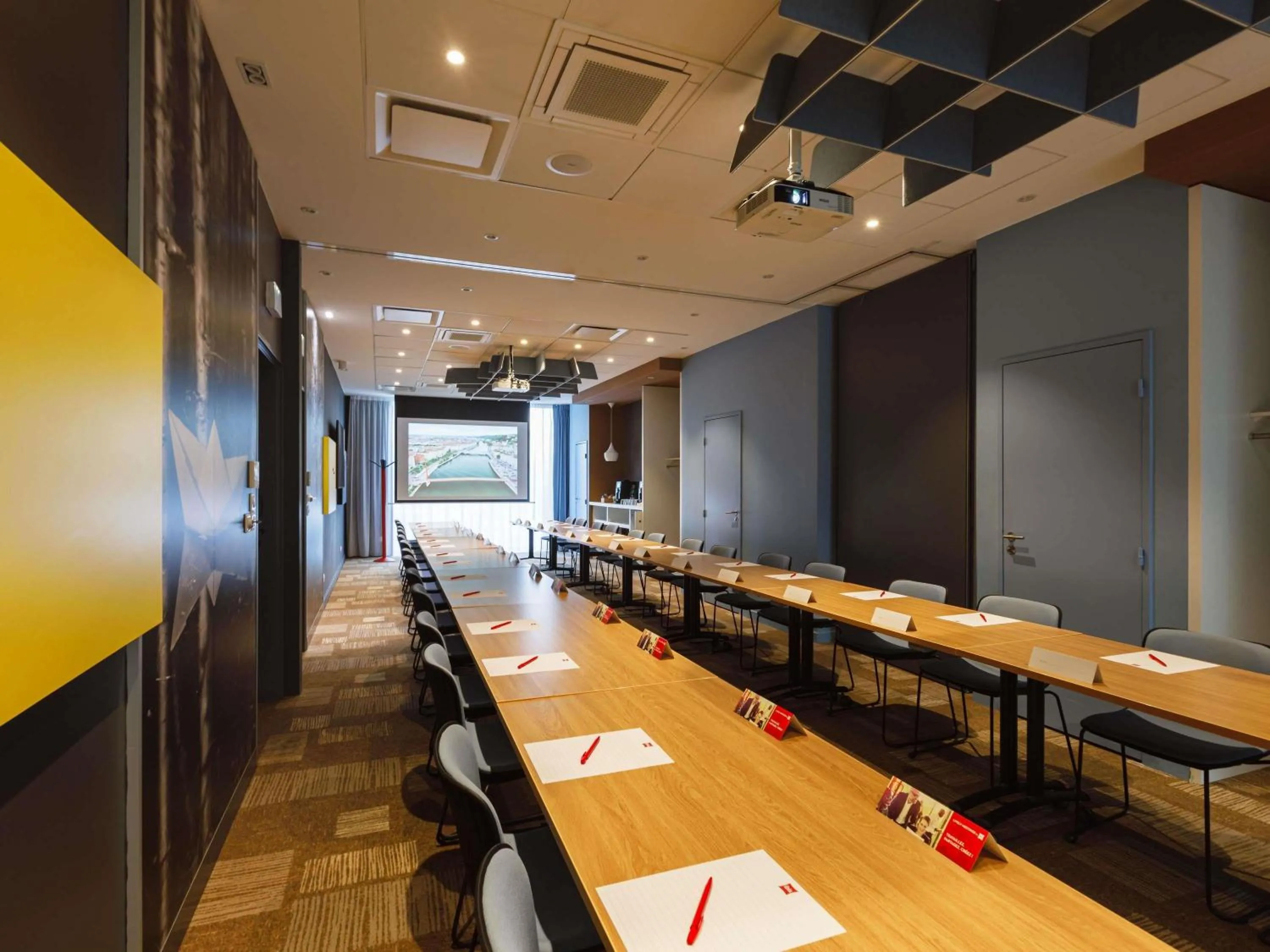 Meeting/conference room in ibis Lyon Carre De Soie