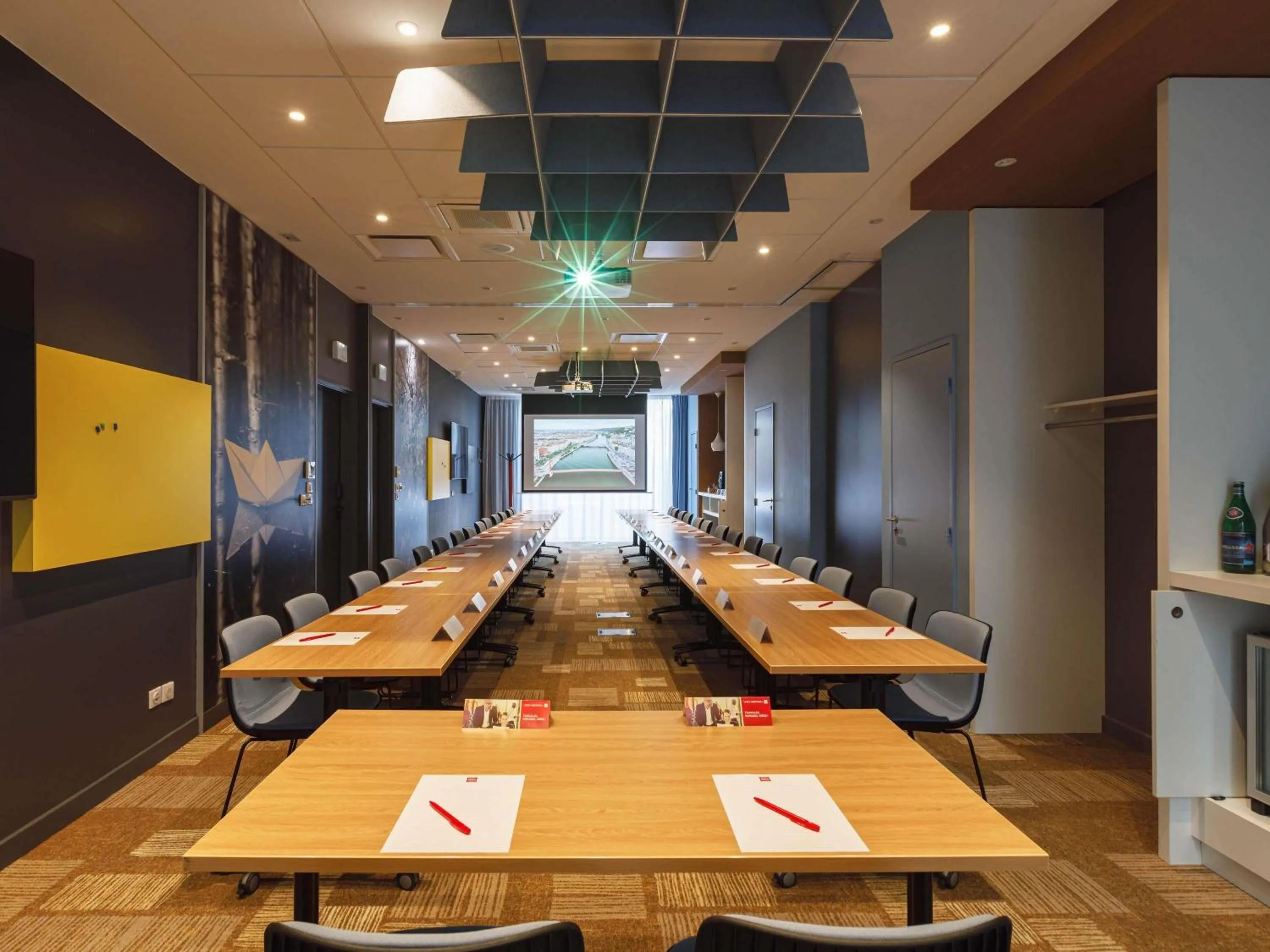 Meeting/conference room in ibis Lyon Carre De Soie