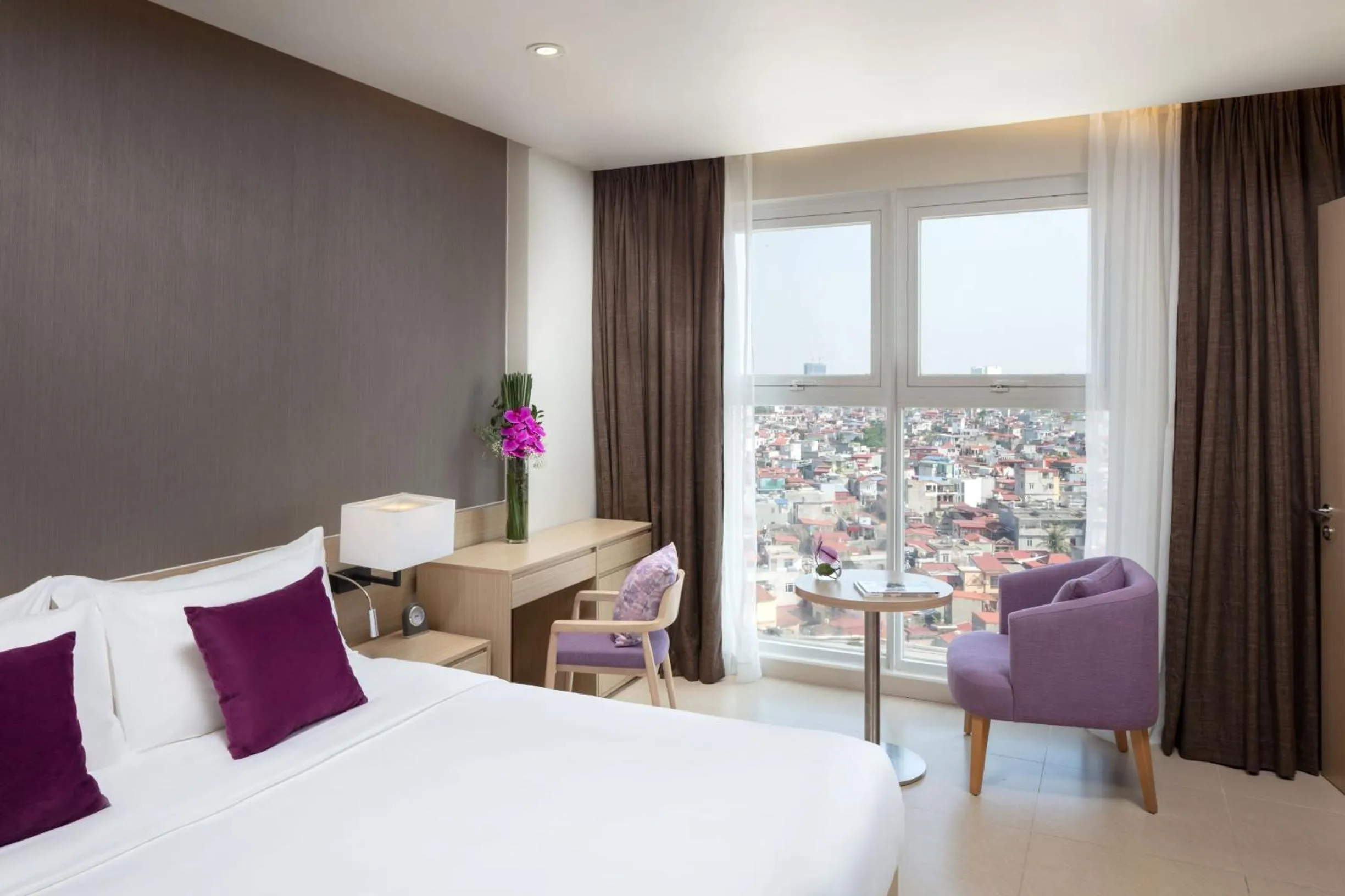 Seating area, Bed in Mercure Hai Phong