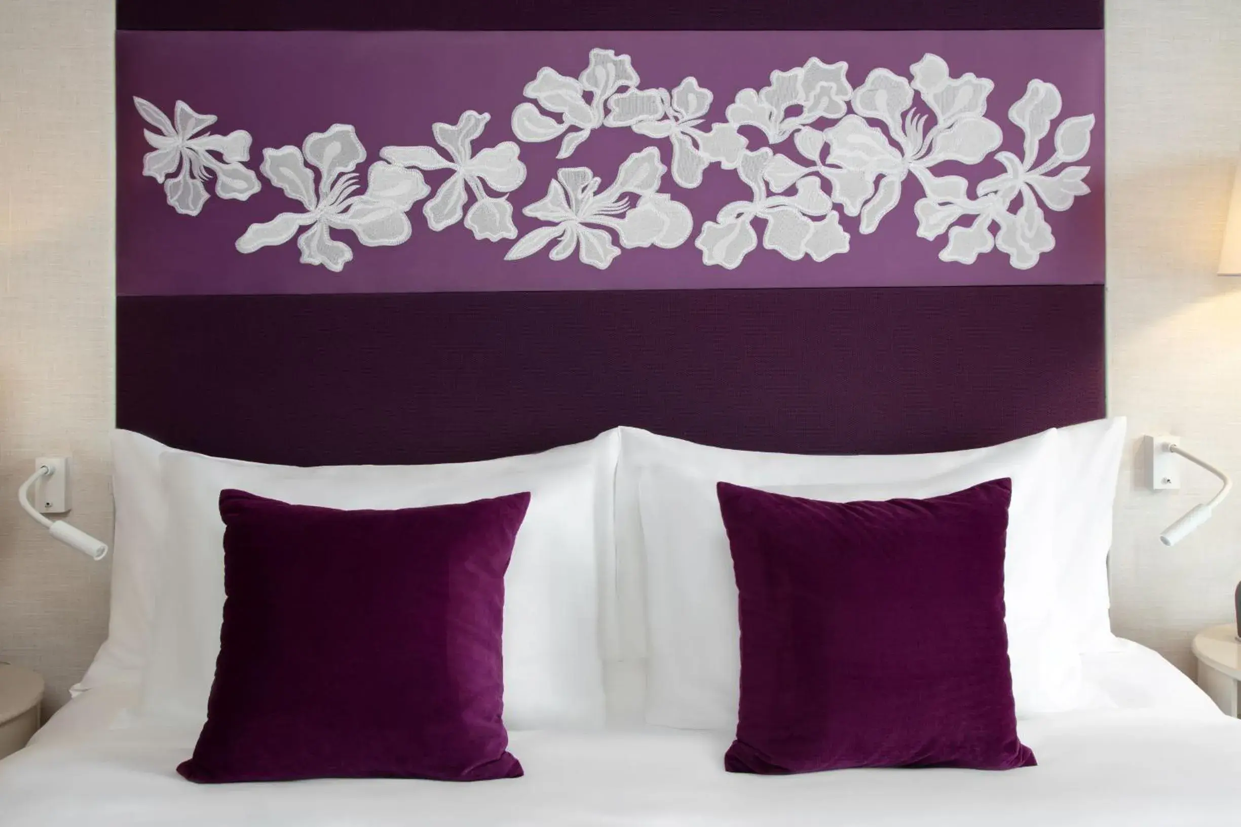 Privilege King Room - Privilege Lounge Access in Mercure Hai Phong Privilege King Room - Privilege Lounge Access in Mercure Hai Phong