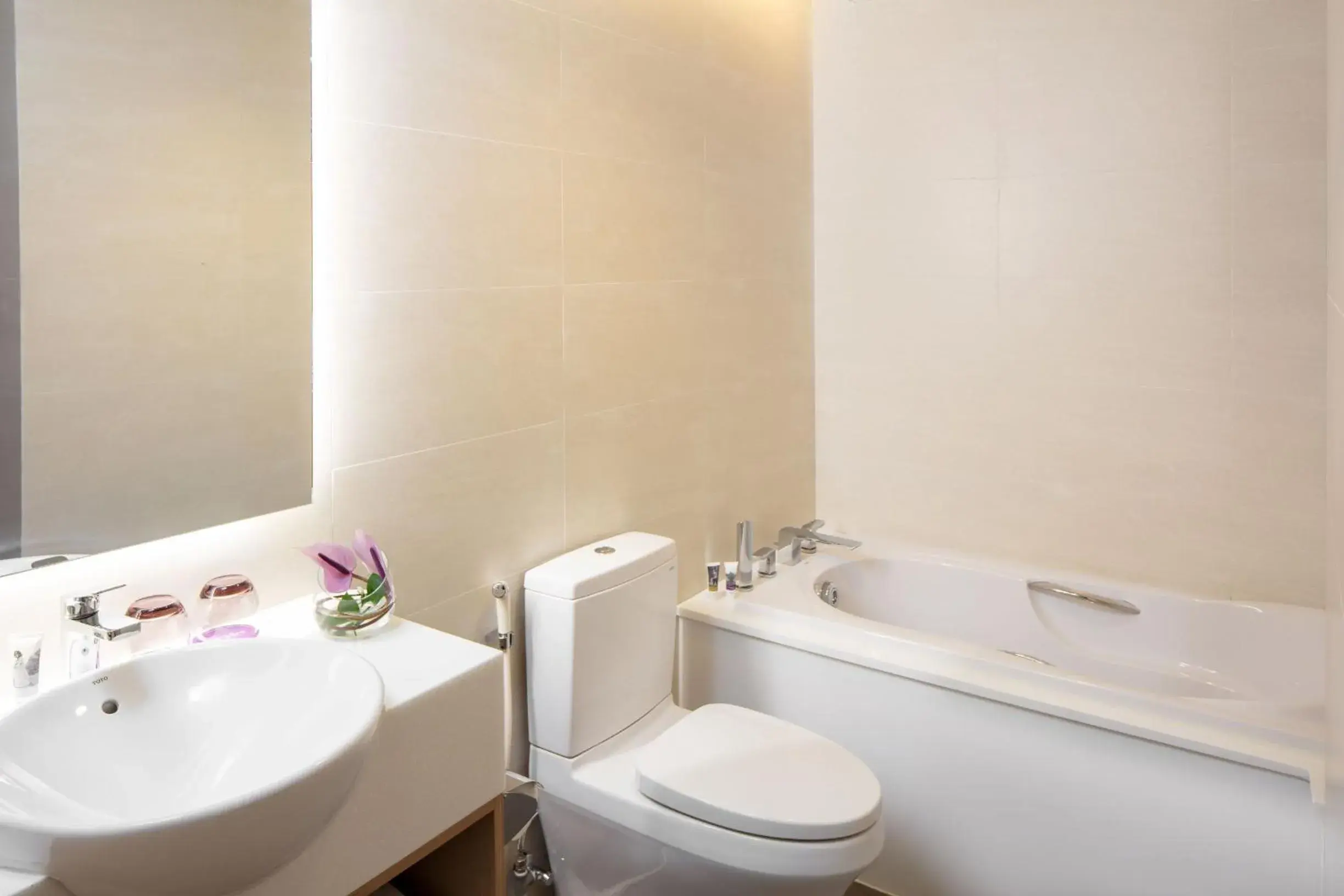 Two-Bedroom Deluxe Apartment in Mercure Hai Phong Two-Bedroom Deluxe Apartment in Mercure Hai Phong