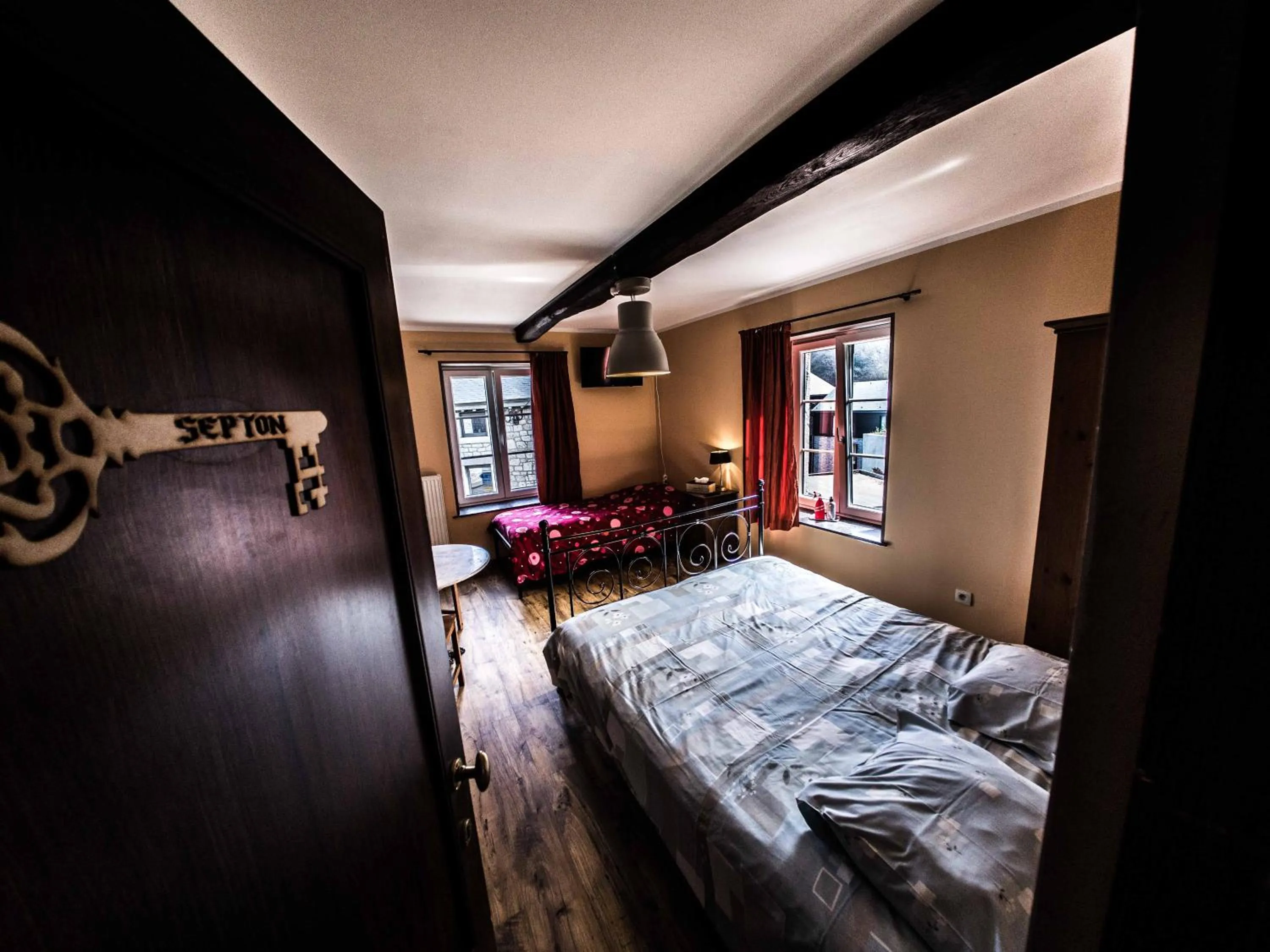 Bed in B&B Aux 10 Clefs