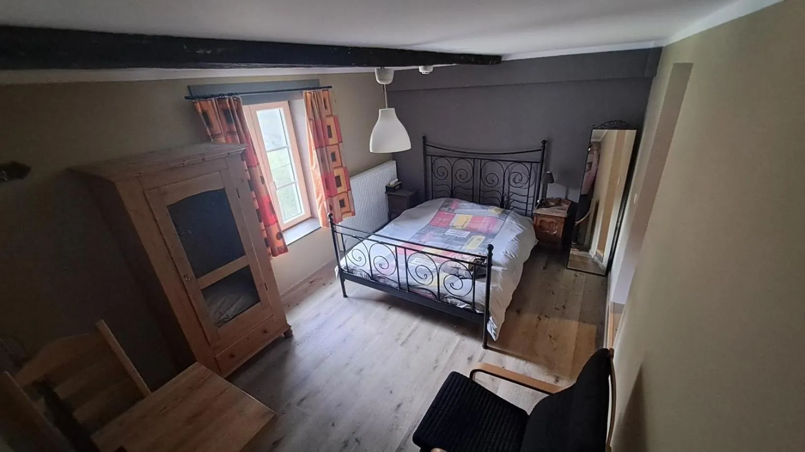 Bed in B&B Aux 10 Clefs