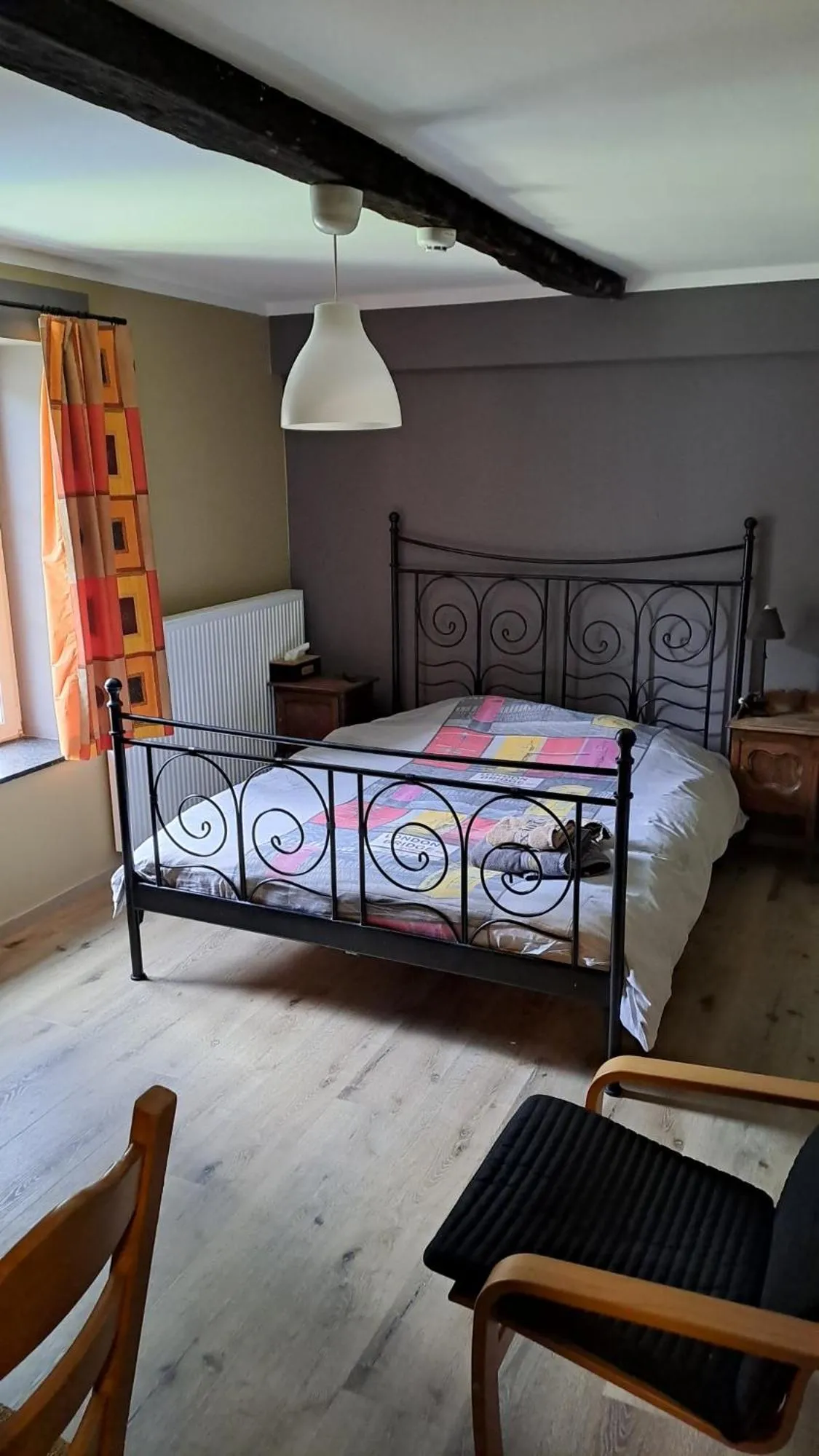 Bed in B&B Aux 10 Clefs