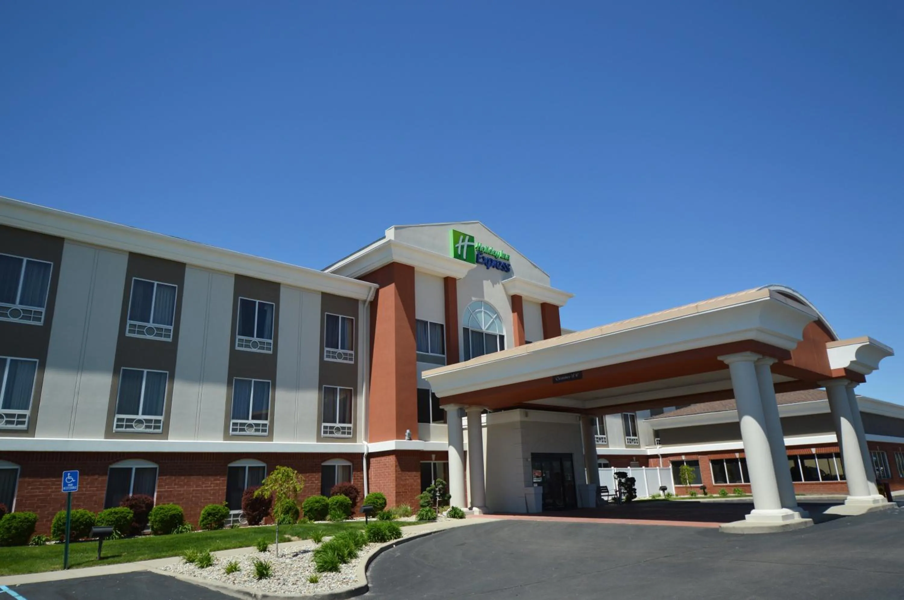 Property building in Holiday Inn Express Toledo-Oregon by IHG