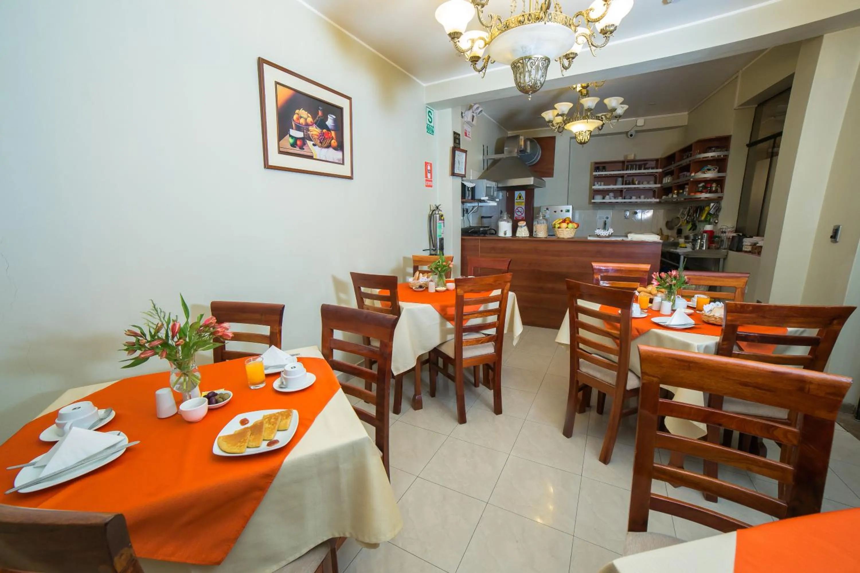 Restaurant/places to eat in Antawasi Hotel