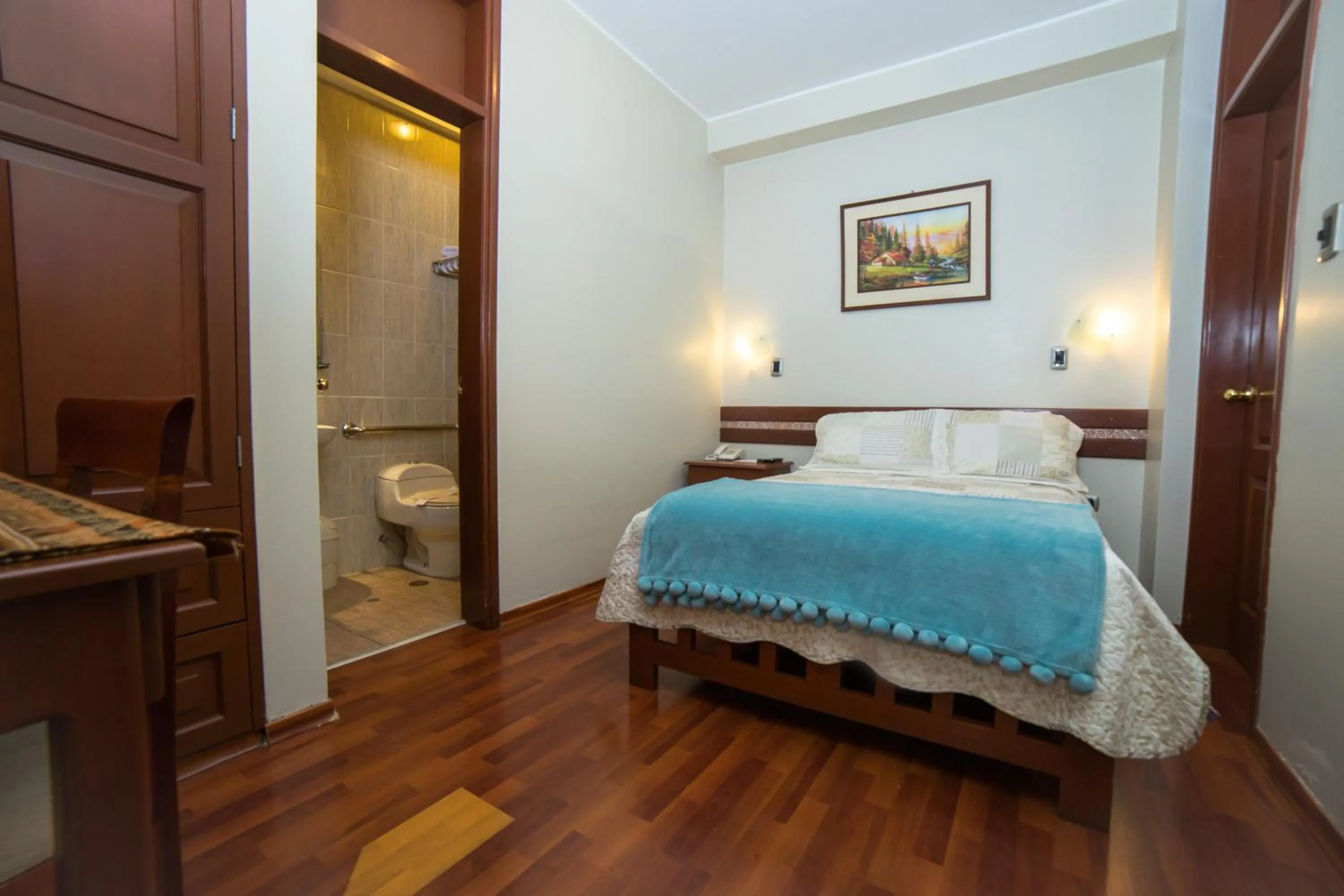 Photo of the whole room, Bed in Antawasi Hotel