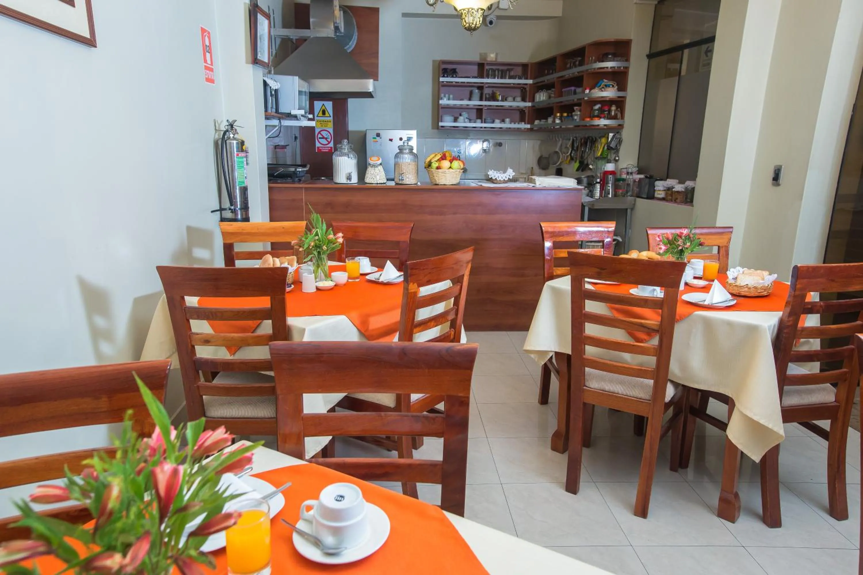 Restaurant/places to eat in Antawasi Hotel