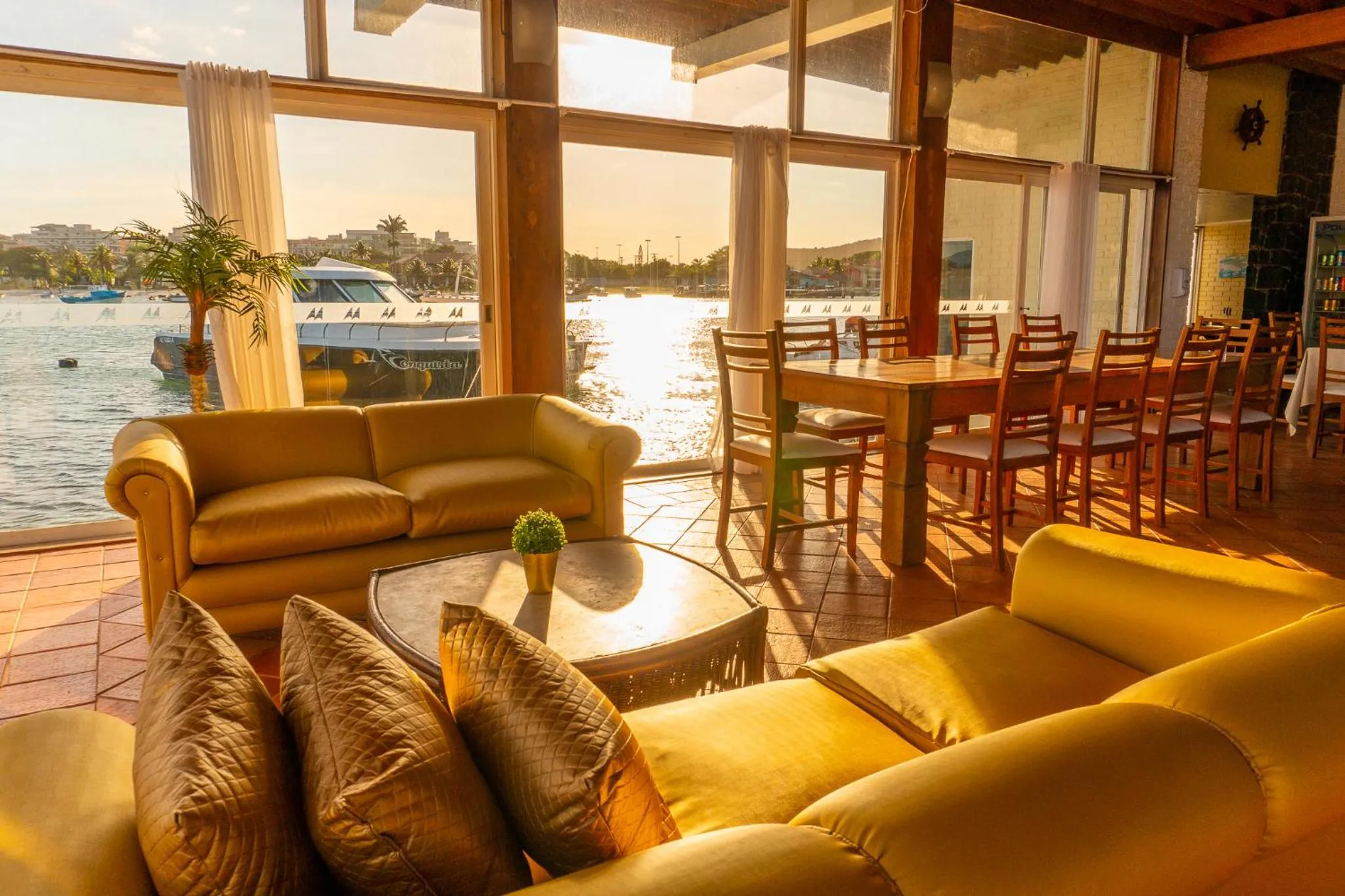 Restaurant/places to eat in Pousada Marilia