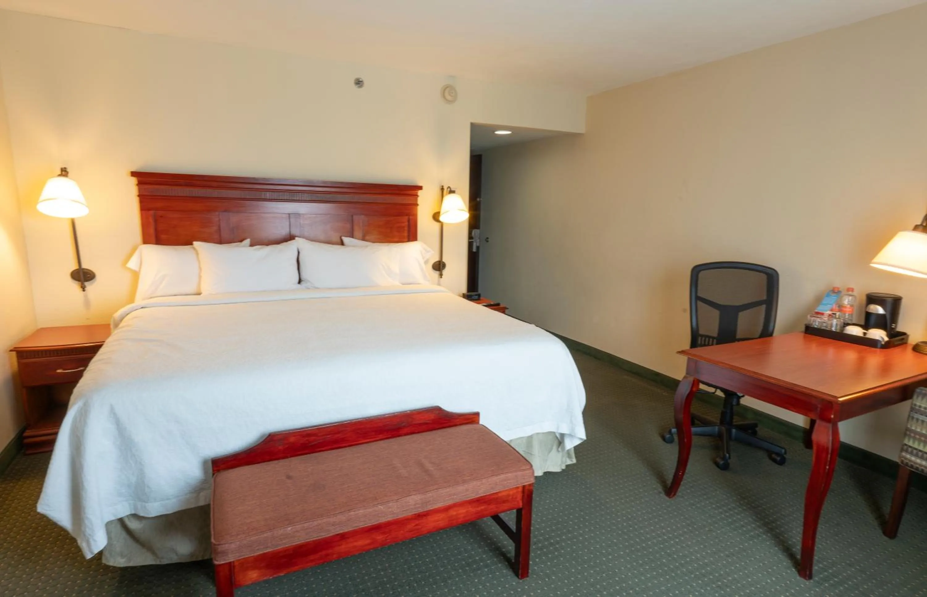 Bed in Hampton Inn by Hilton Guadalajara-Aeropuerto