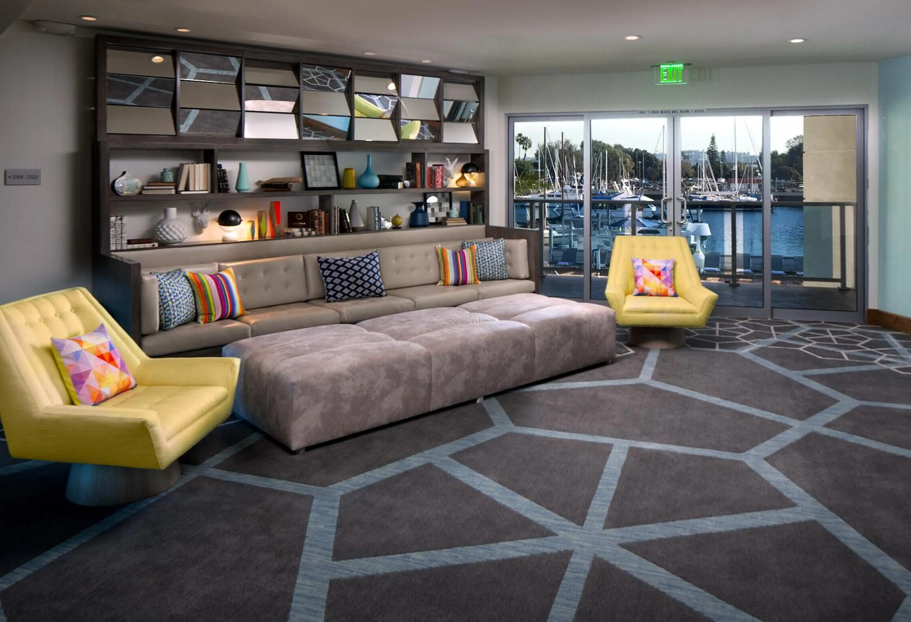 Communal lounge/ TV room in Marina del Rey Hotel