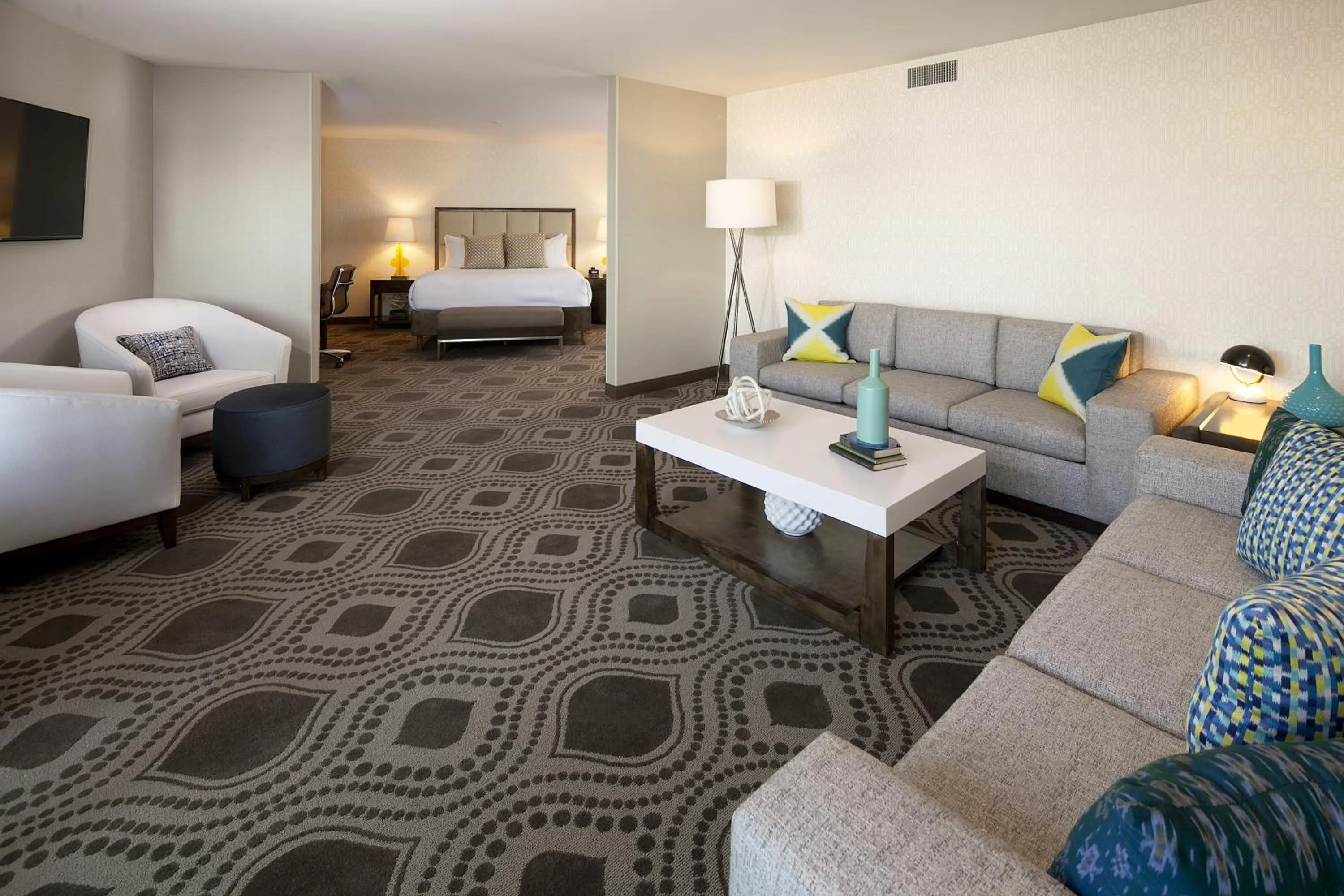 Photo of the whole room, Bed in Marina del Rey Hotel