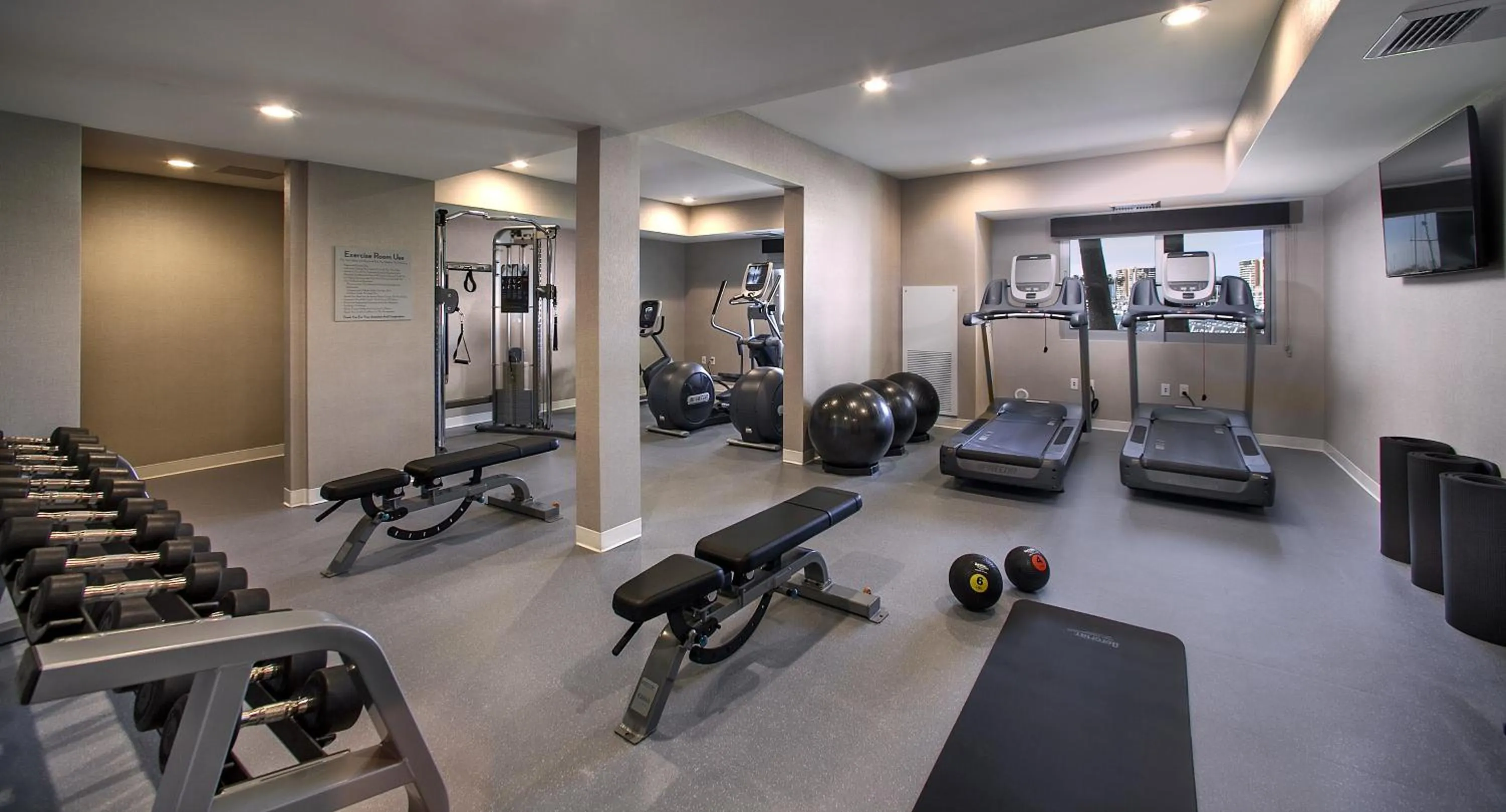 Fitness centre/facilities in Marina del Rey Hotel