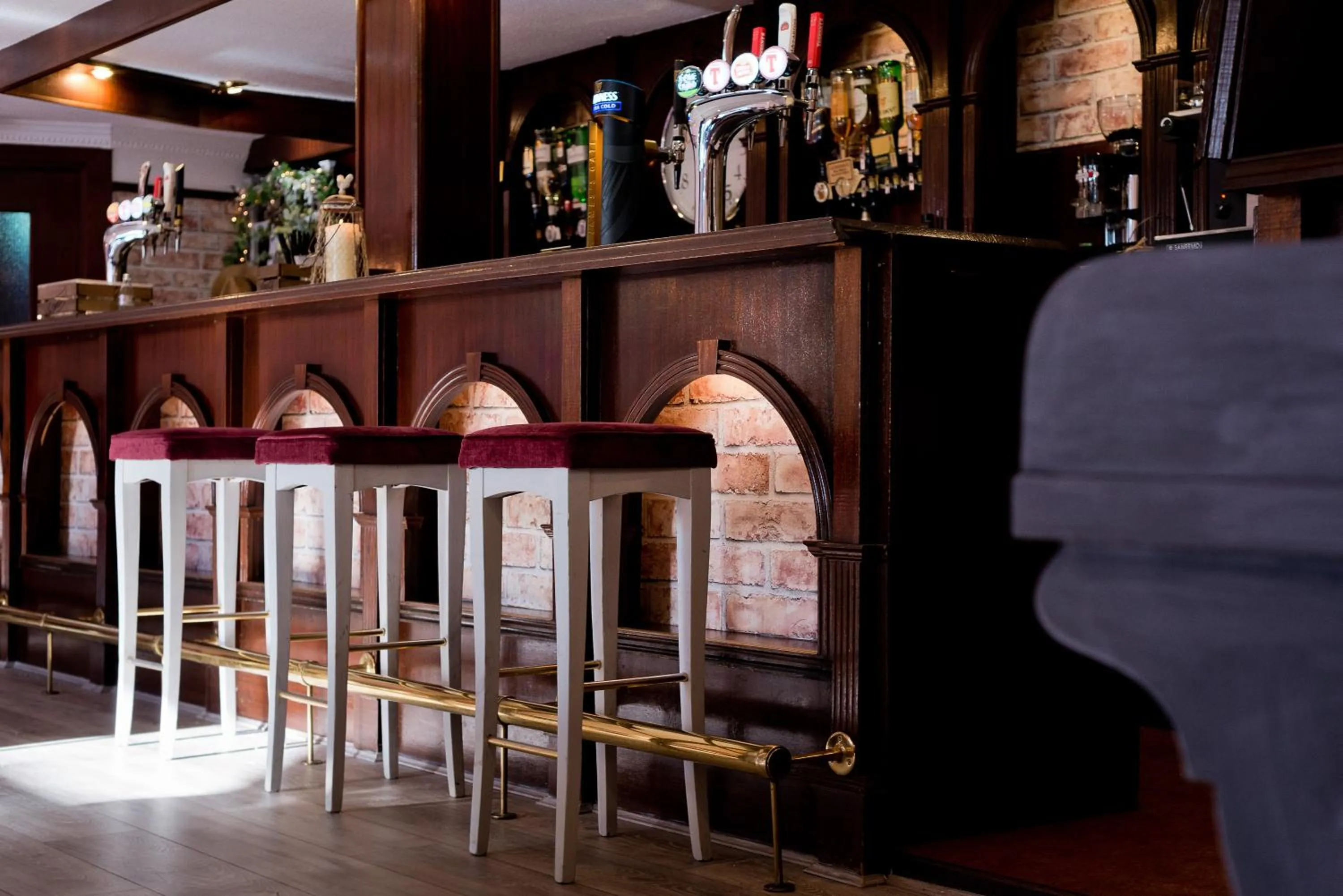 Restaurant/places to eat in Leys Hotel