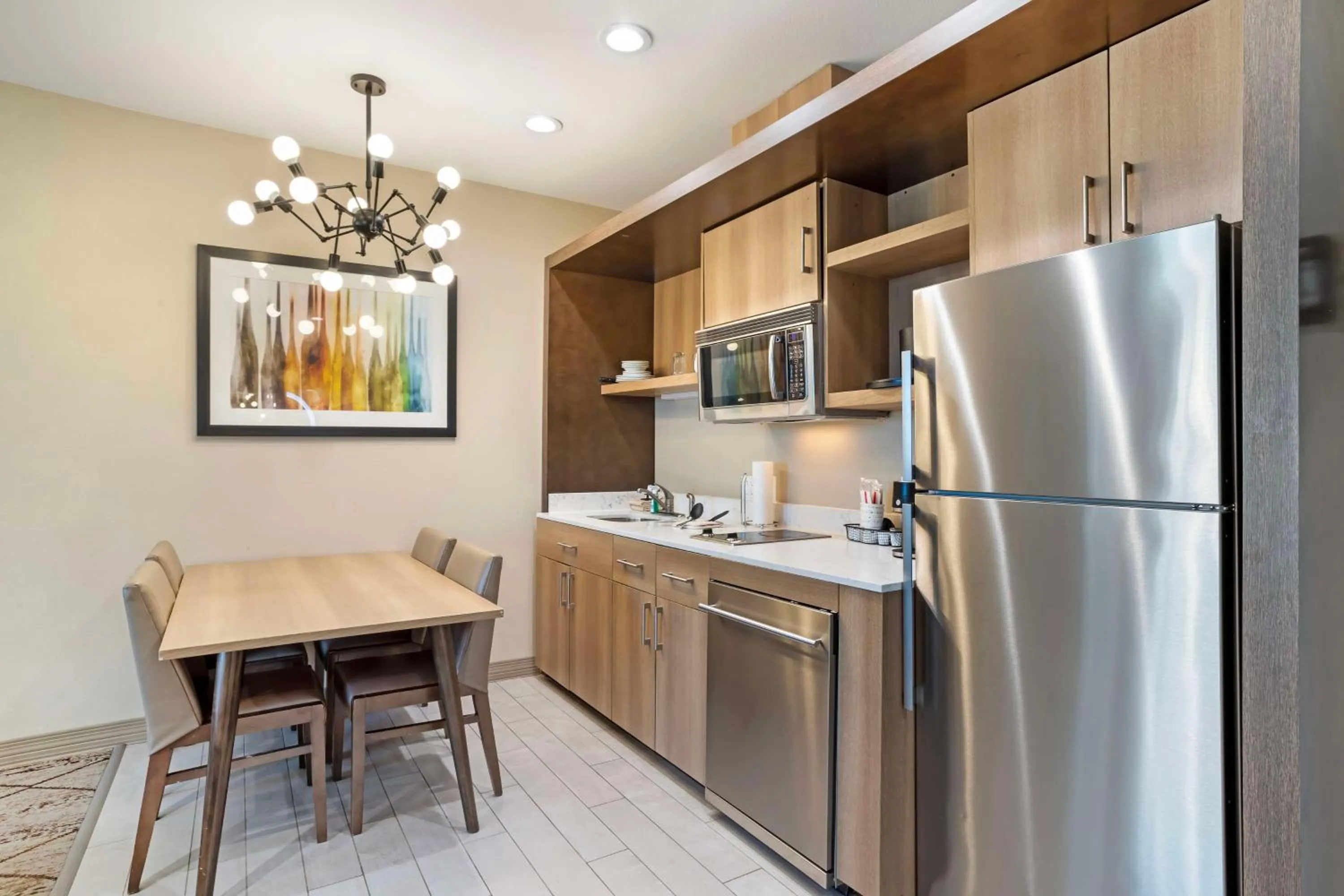 Kitchen or kitchenette in Best Western Executive Residency IH-37 Corpus Christi